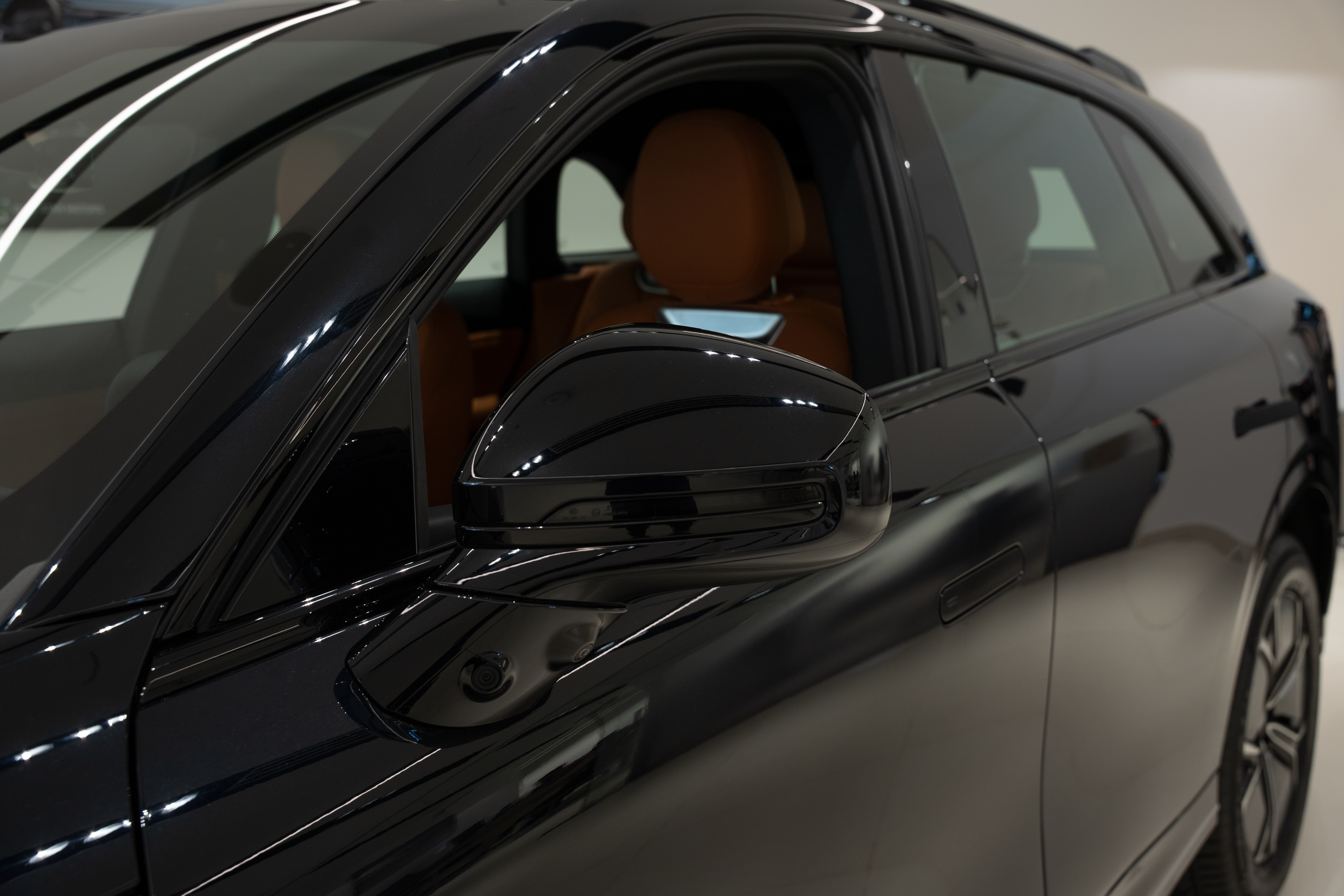 https://gcc-1307444343.cos.accelerate.myqcloud.com/cc/car-image/00670638
