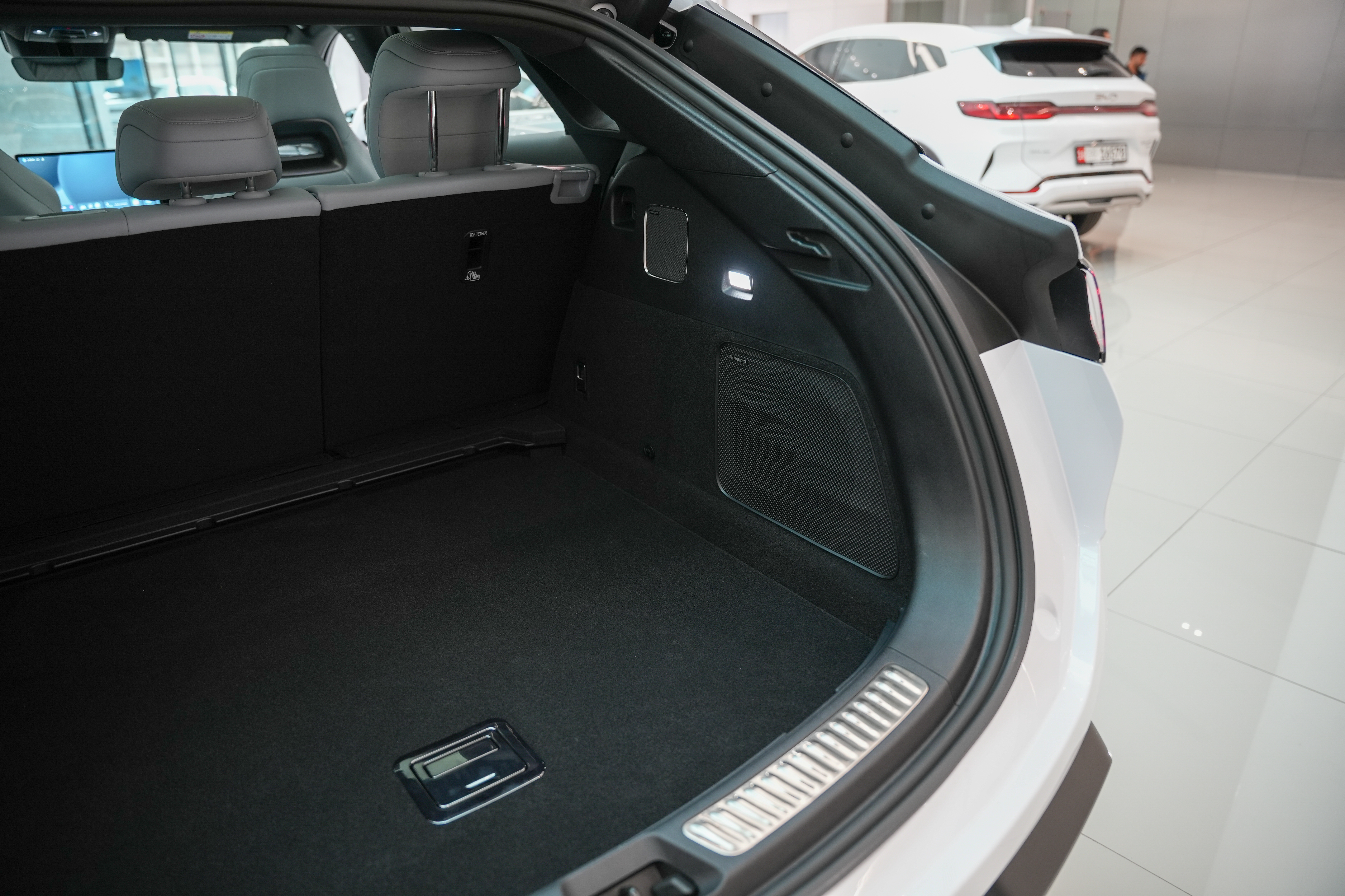 https://gcc-1307444343.cos.accelerate.myqcloud.com/cc/car-image/0b3f4020