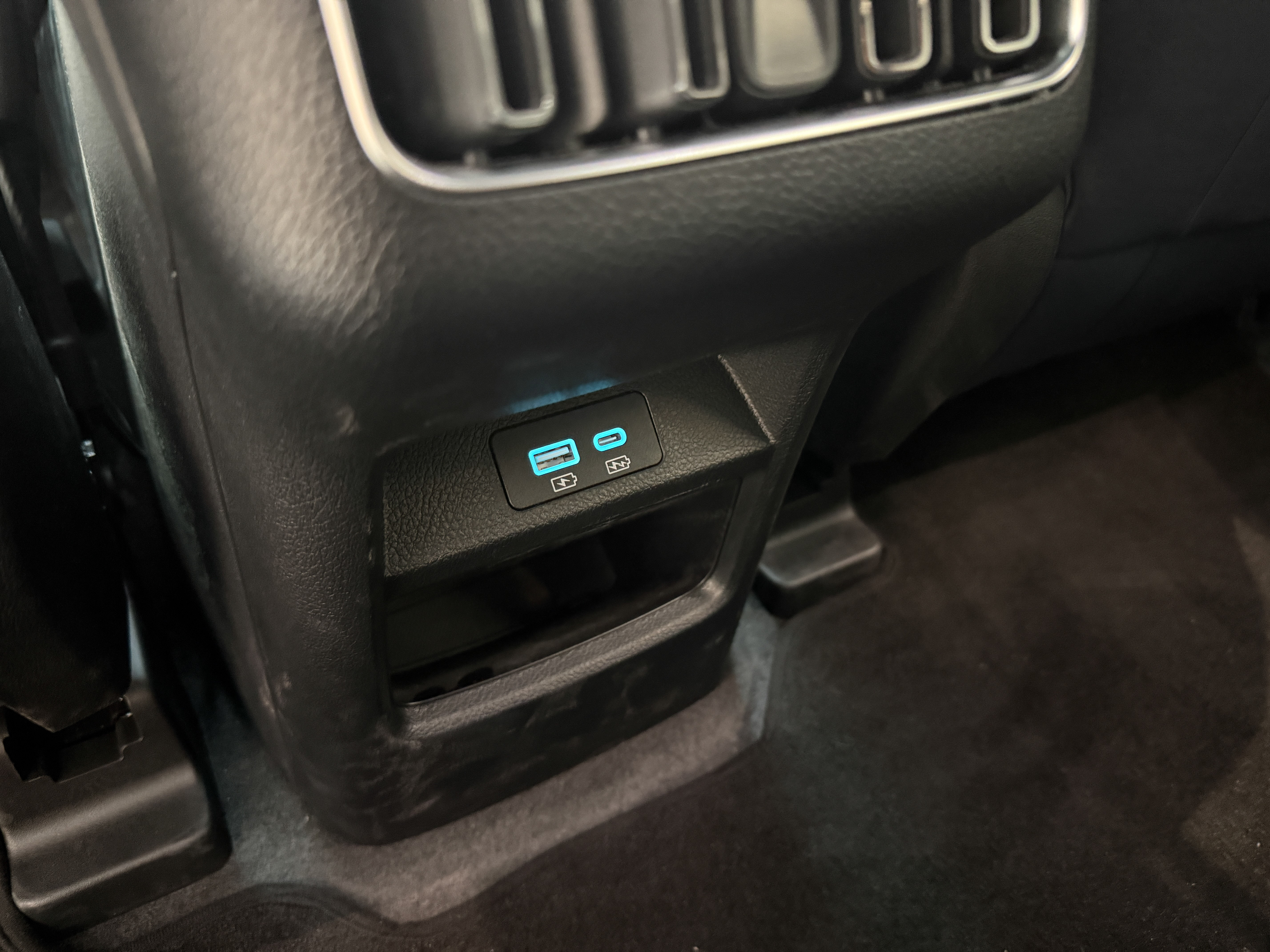 https://gcc-1307444343.cos.accelerate.myqcloud.com/cc/car-image/127c5ac7