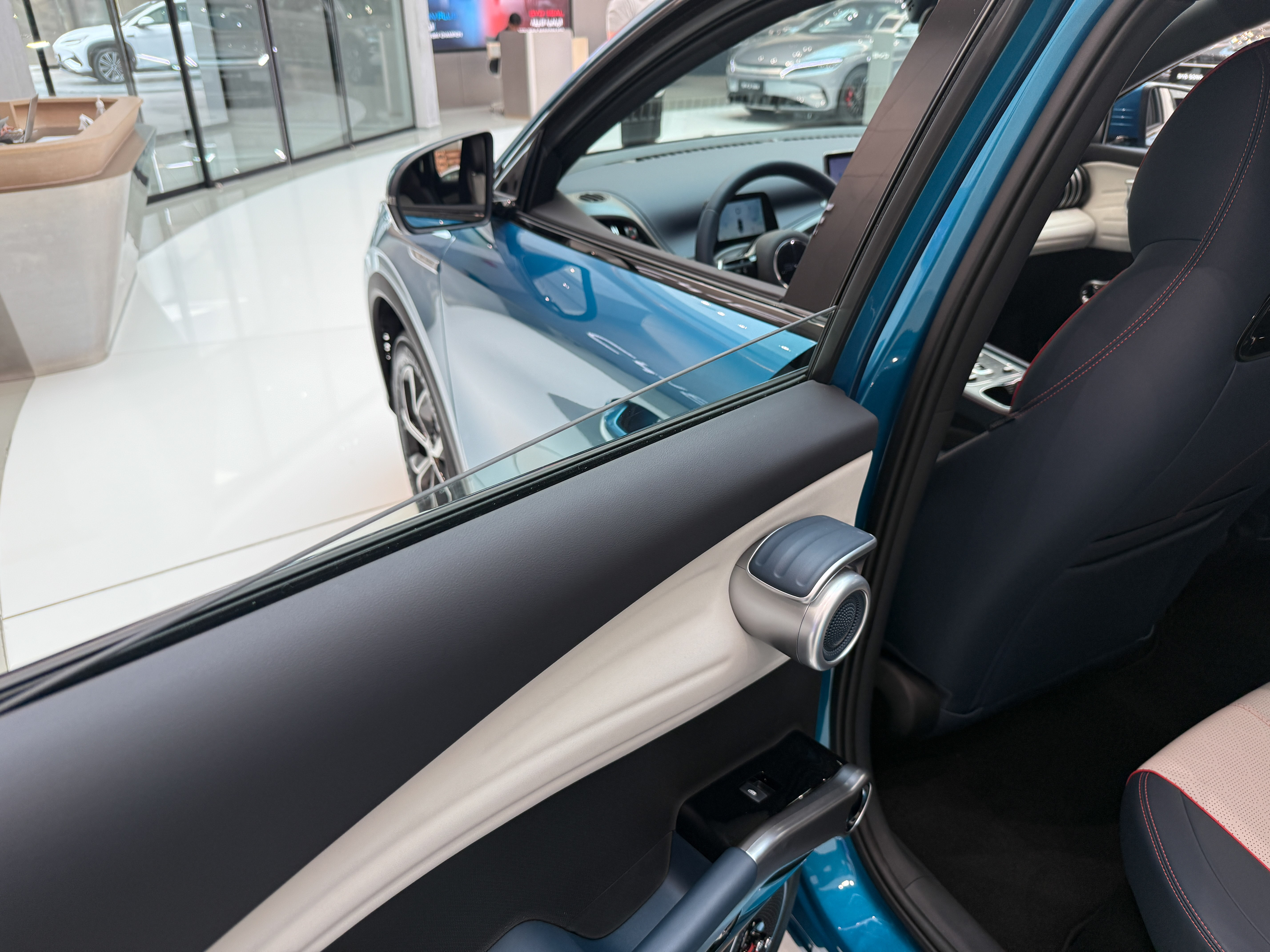 https://gcc-1307444343.cos.accelerate.myqcloud.com/cc/car-image/13a538c0