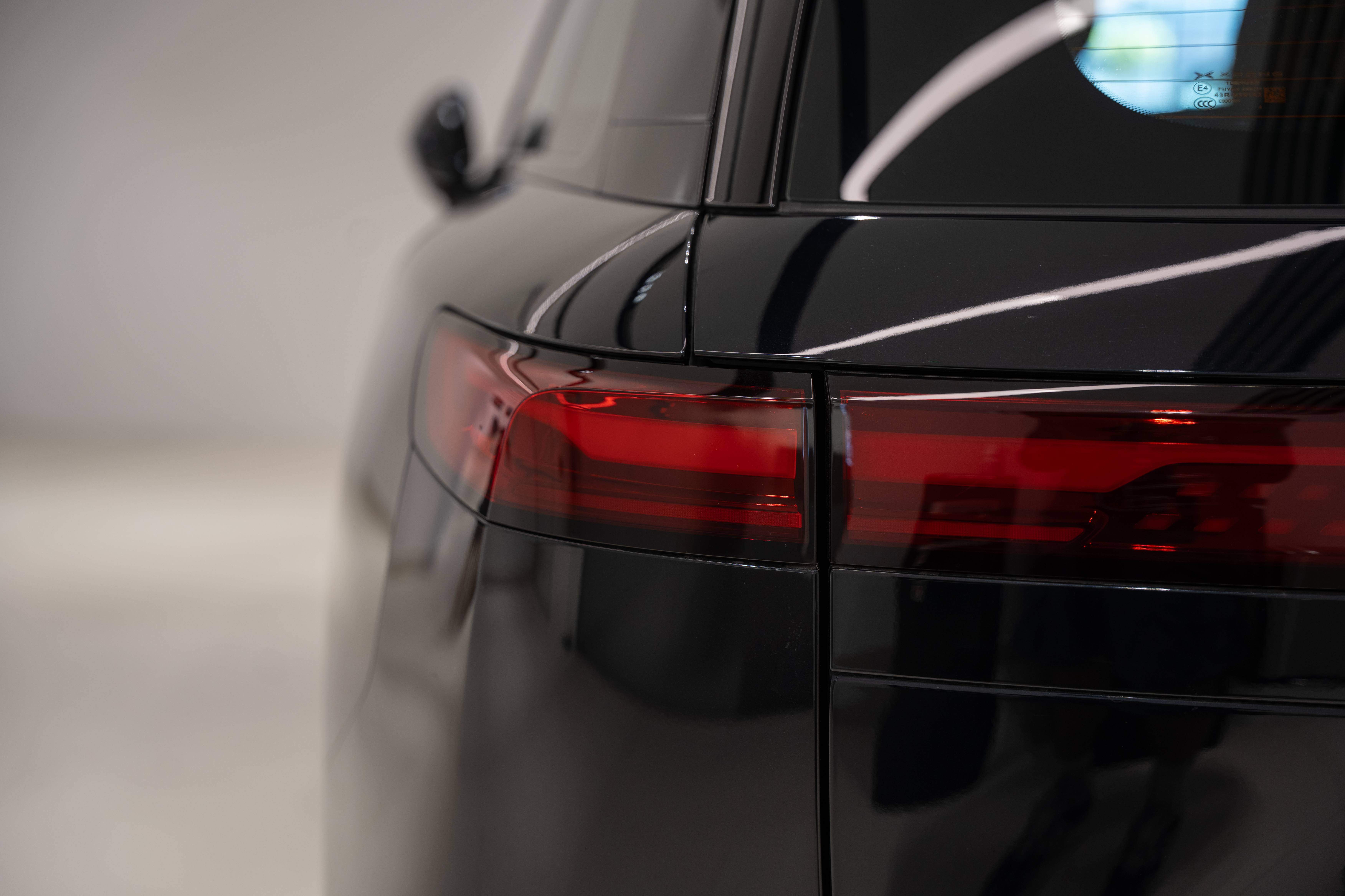 https://gcc-1307444343.cos.accelerate.myqcloud.com/cc/car-image/208112ed