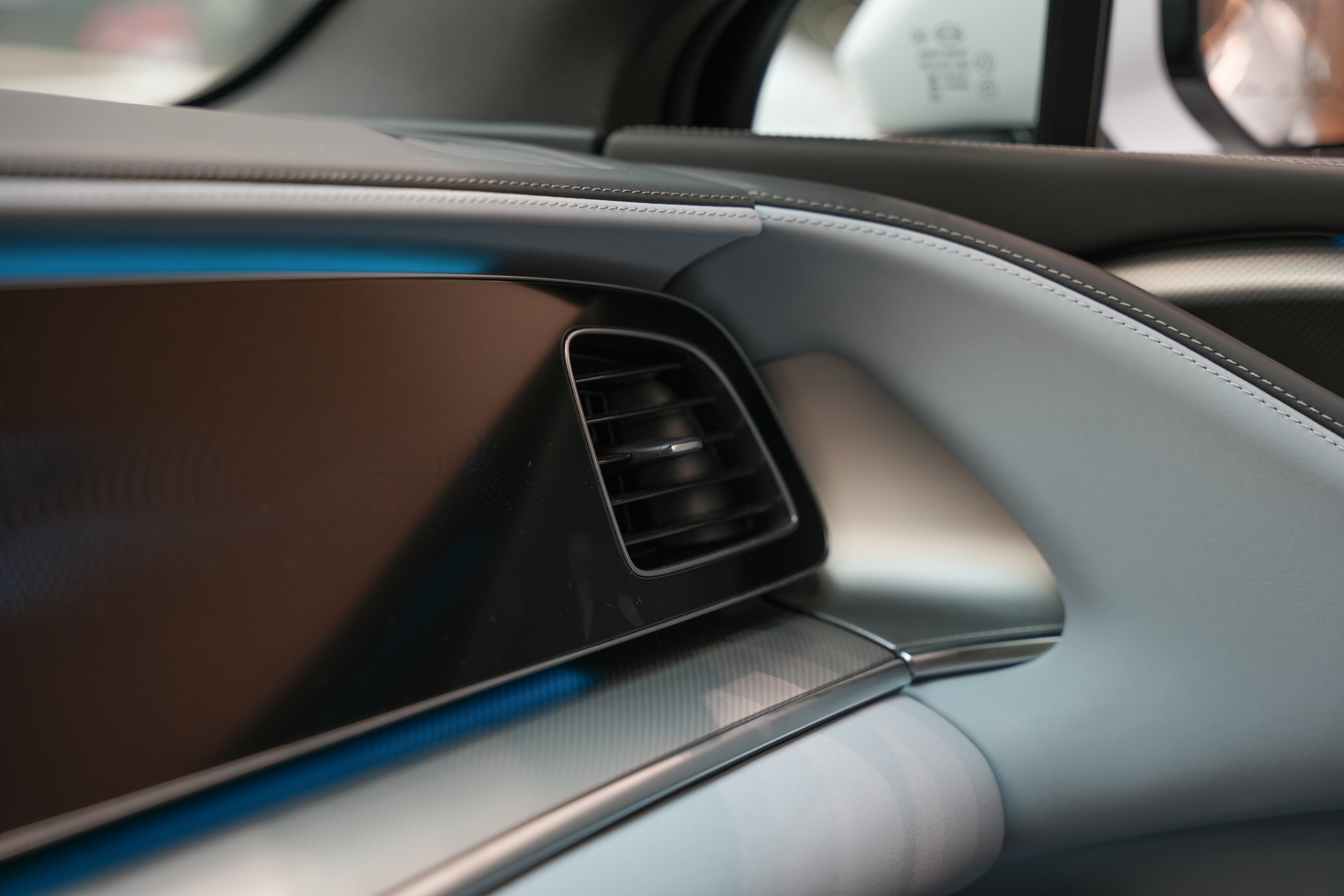 https://gcc-1307444343.cos.accelerate.myqcloud.com/cc/car-image/22781d72