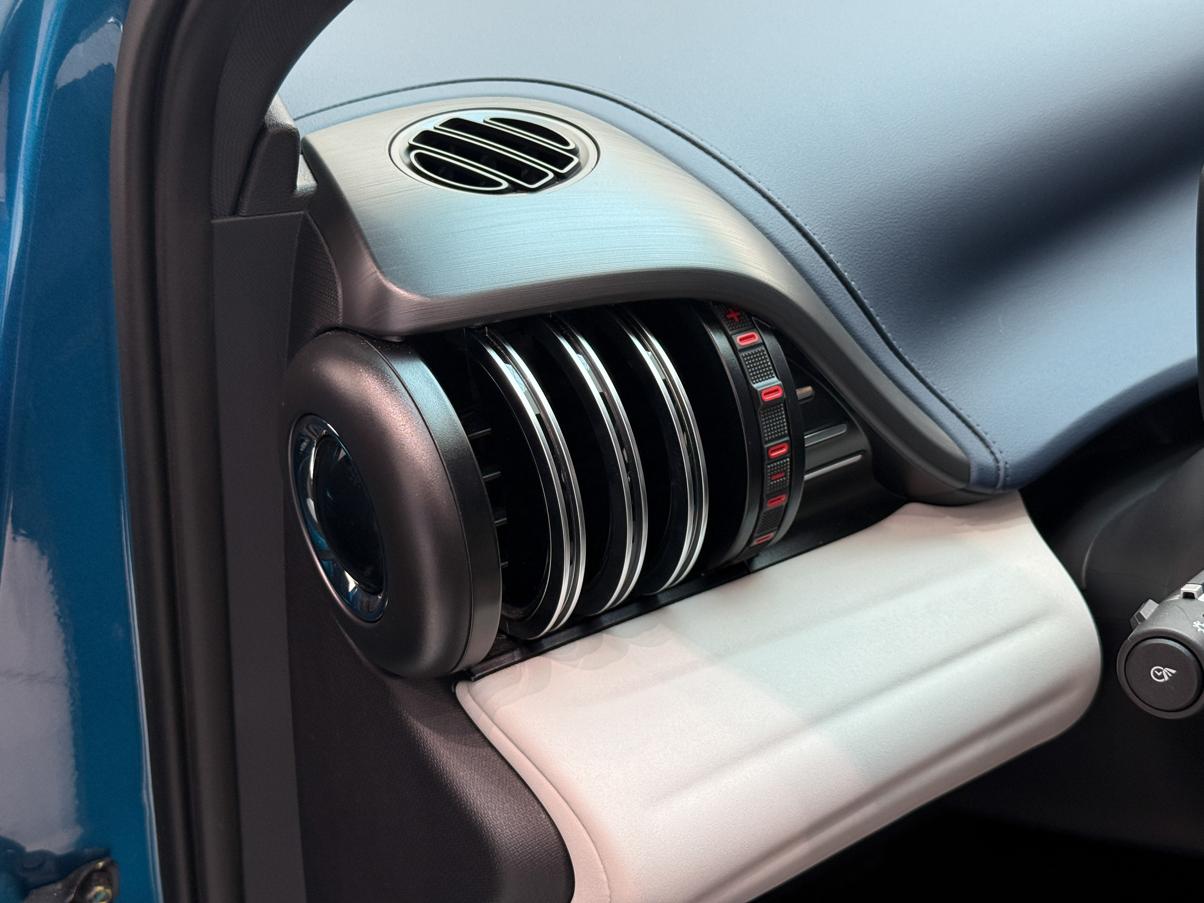 https://gcc-1307444343.cos.accelerate.myqcloud.com/cc/car-image/2ca82ed9