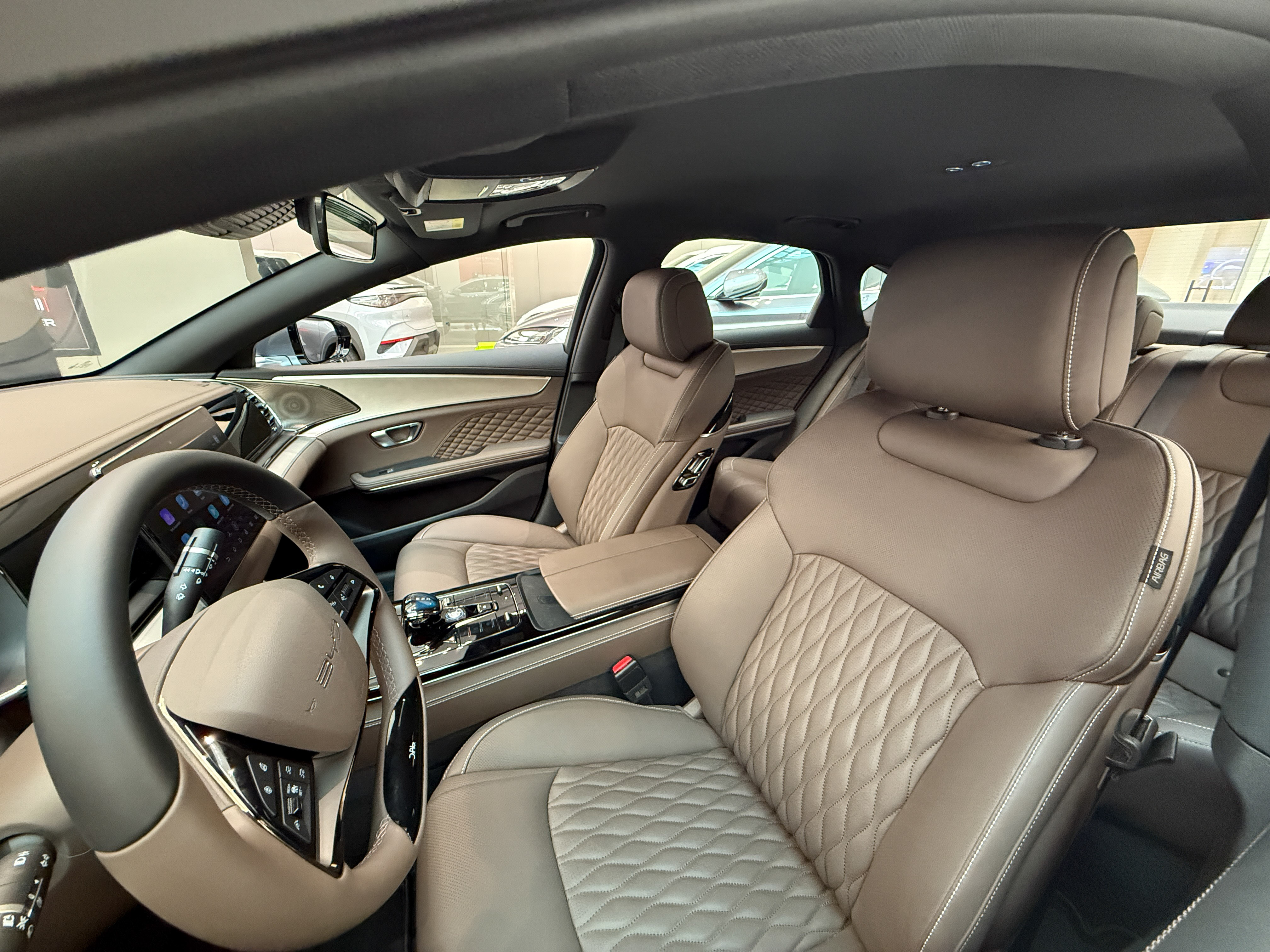 https://gcc-1307444343.cos.accelerate.myqcloud.com/cc/car-image/2cc66857