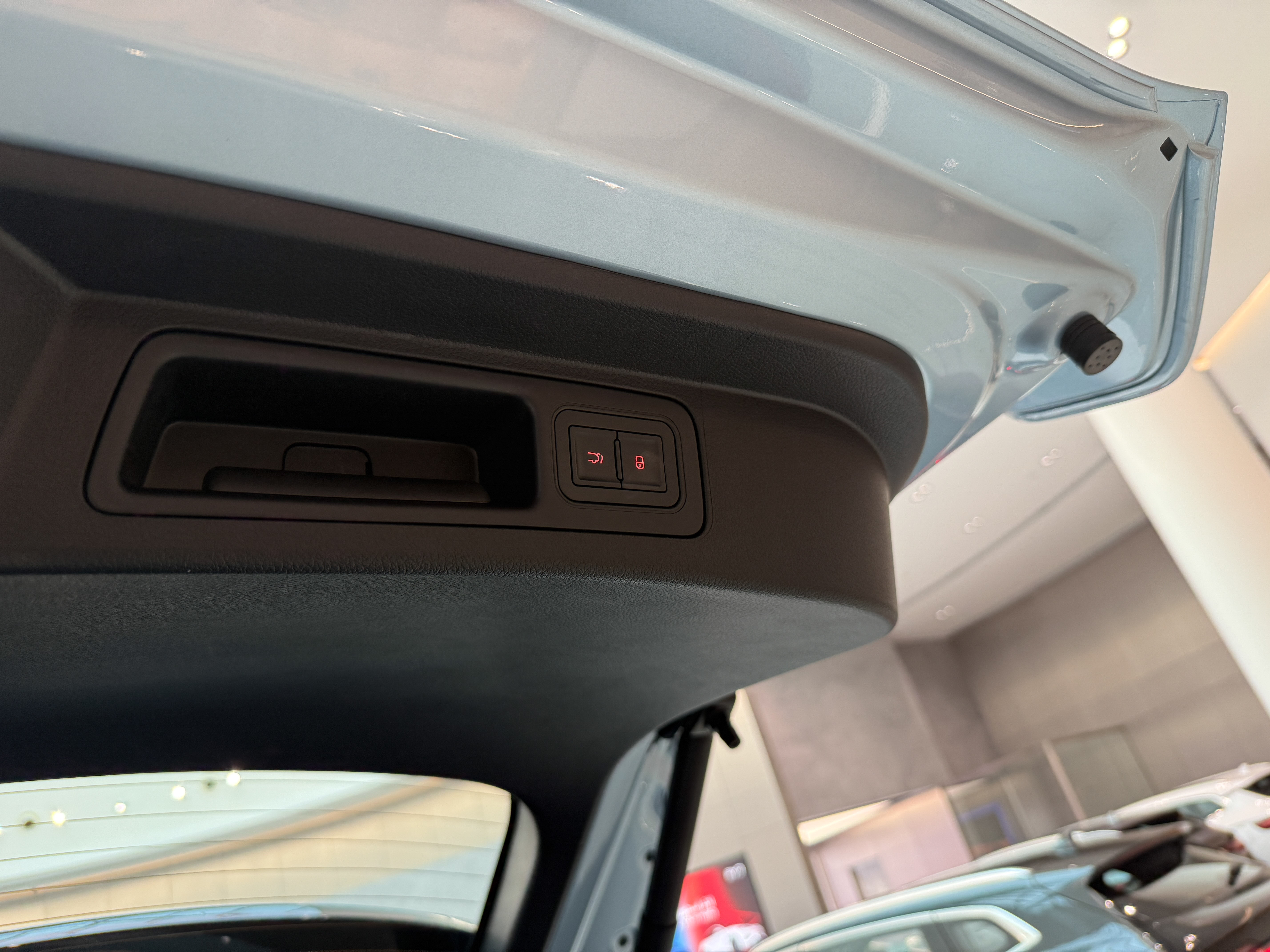 https://gcc-1307444343.cos.accelerate.myqcloud.com/cc/car-image/2d272df3