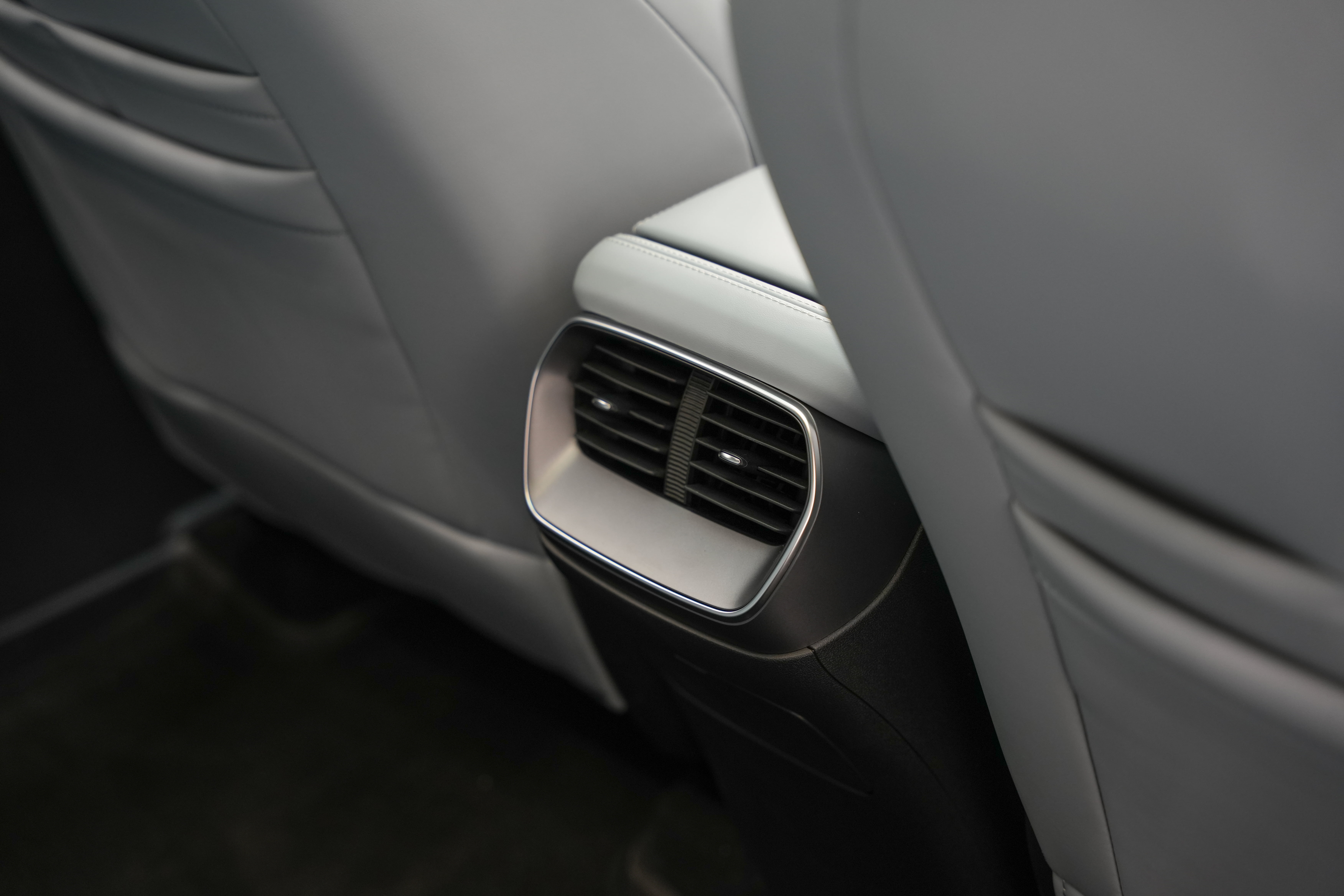 https://gcc-1307444343.cos.accelerate.myqcloud.com/cc/car-image/33311925