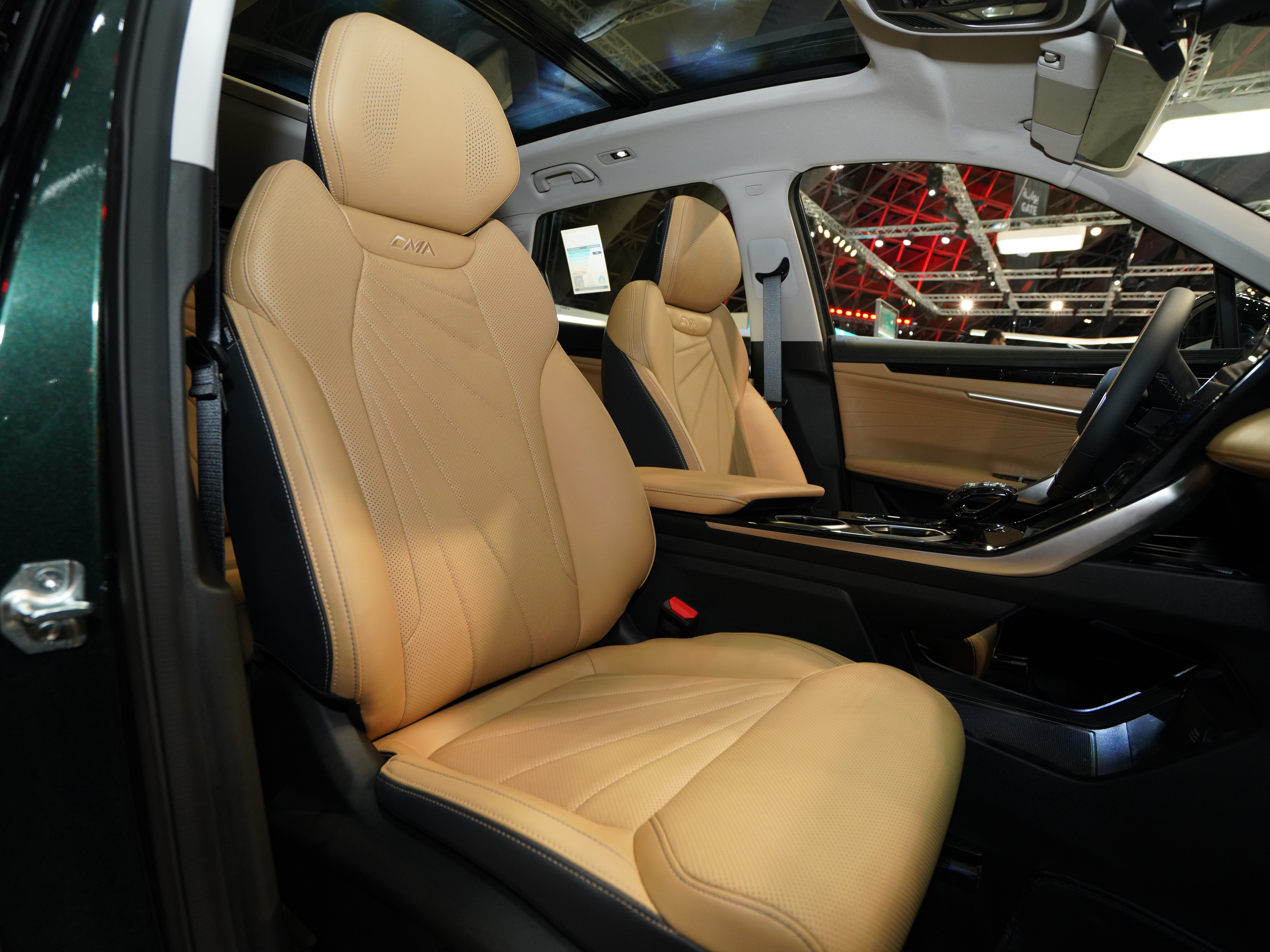 https://gcc-1307444343.cos.accelerate.myqcloud.com/cc/car-image/352bca79