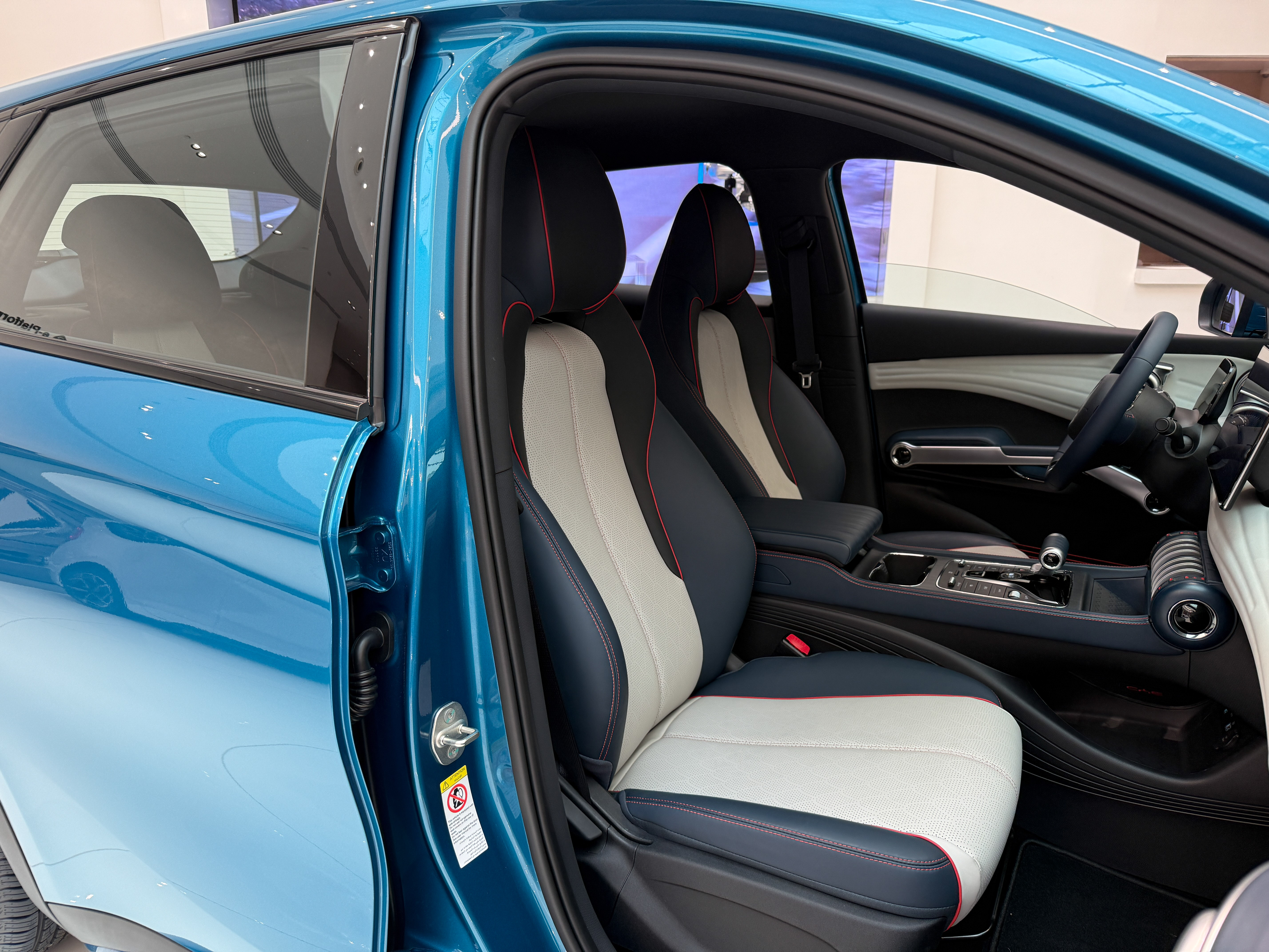 https://gcc-1307444343.cos.accelerate.myqcloud.com/cc/car-image/35bba9a6