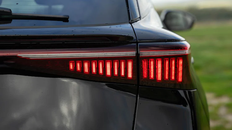 https://gcc-1307444343.cos.accelerate.myqcloud.com/cc/car-image/36442233