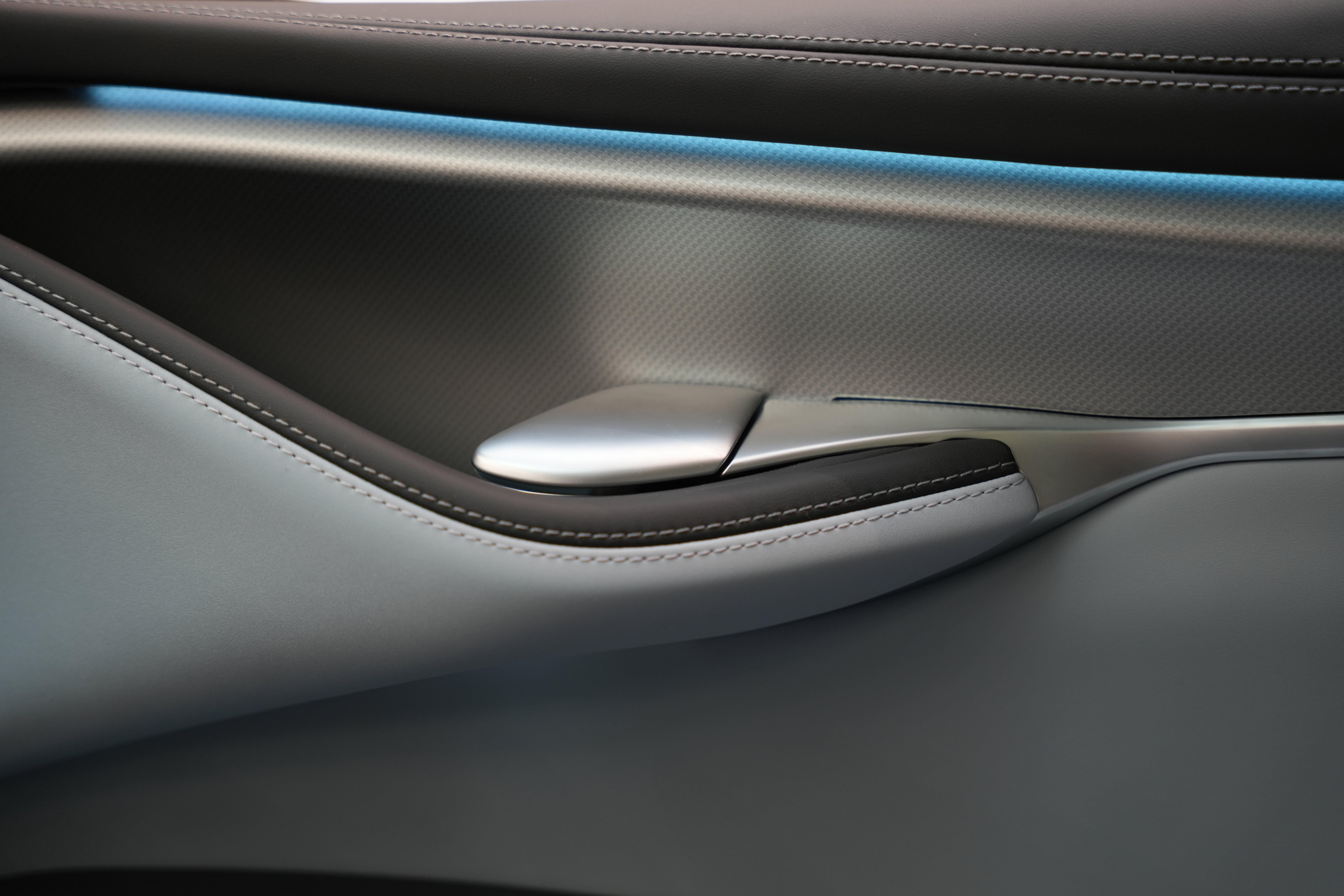 https://gcc-1307444343.cos.accelerate.myqcloud.com/cc/car-image/3db1fb7a