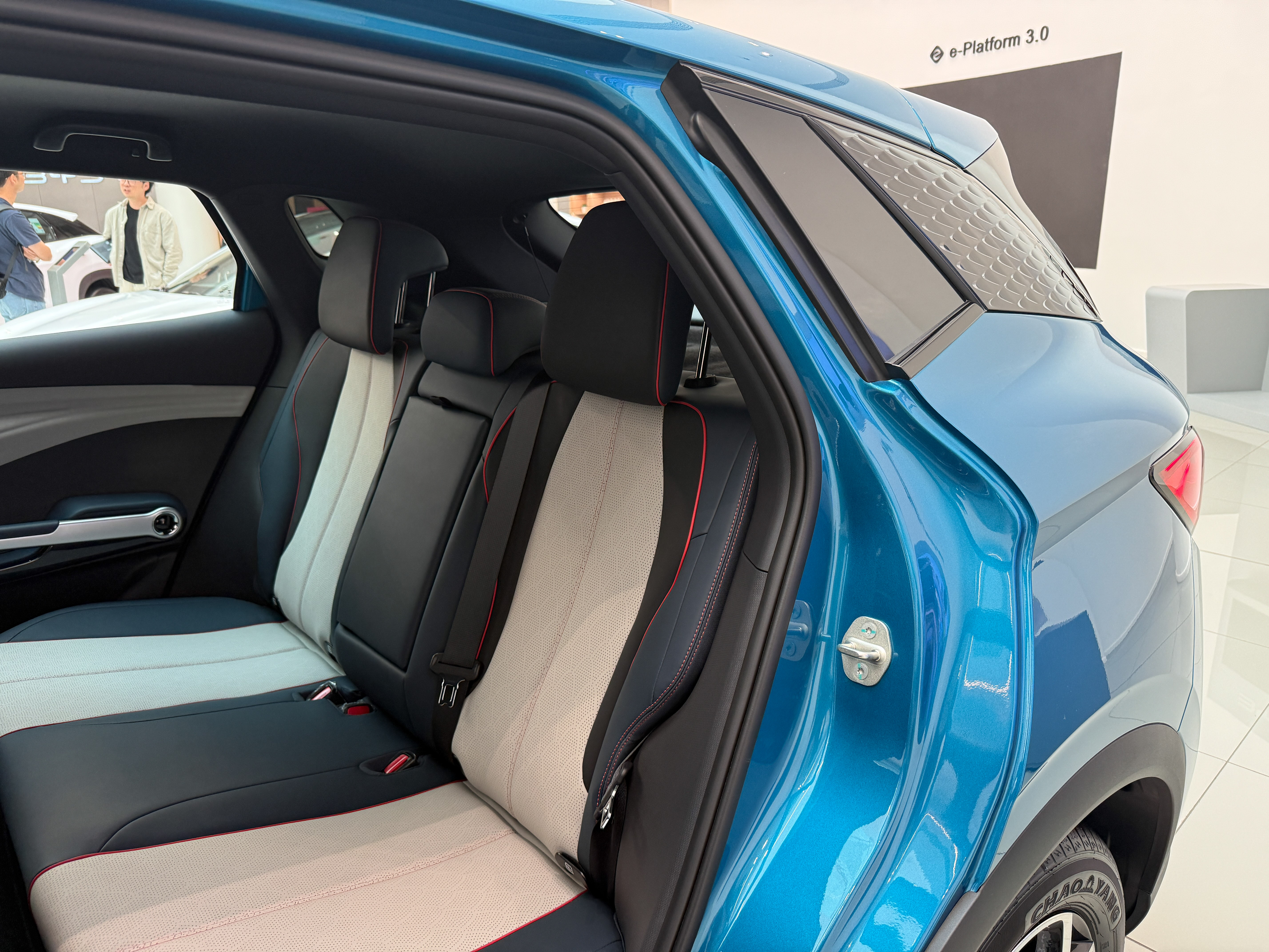 https://gcc-1307444343.cos.accelerate.myqcloud.com/cc/car-image/411780b2