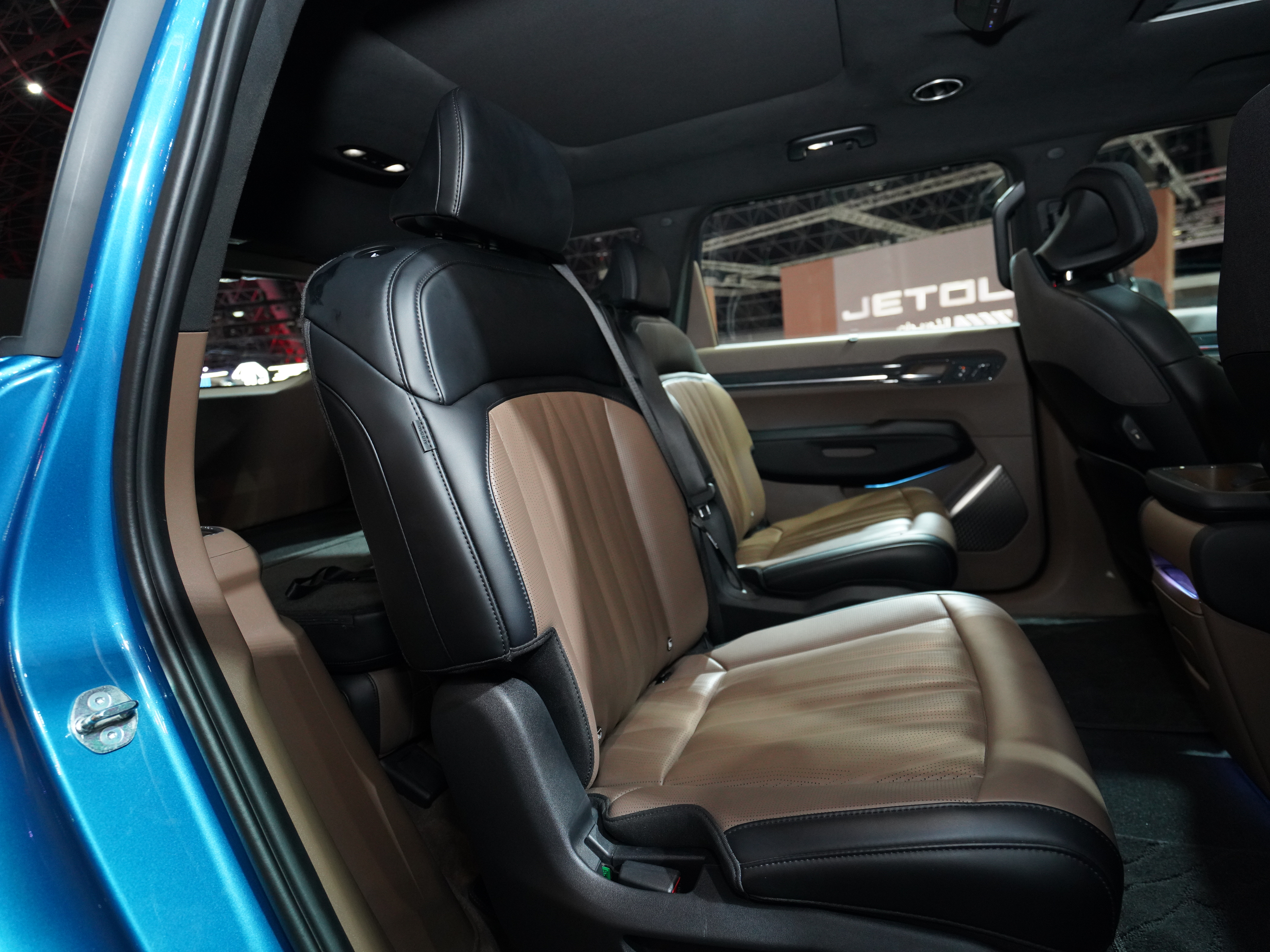 https://gcc-1307444343.cos.accelerate.myqcloud.com/cc/car-image/435ce36e