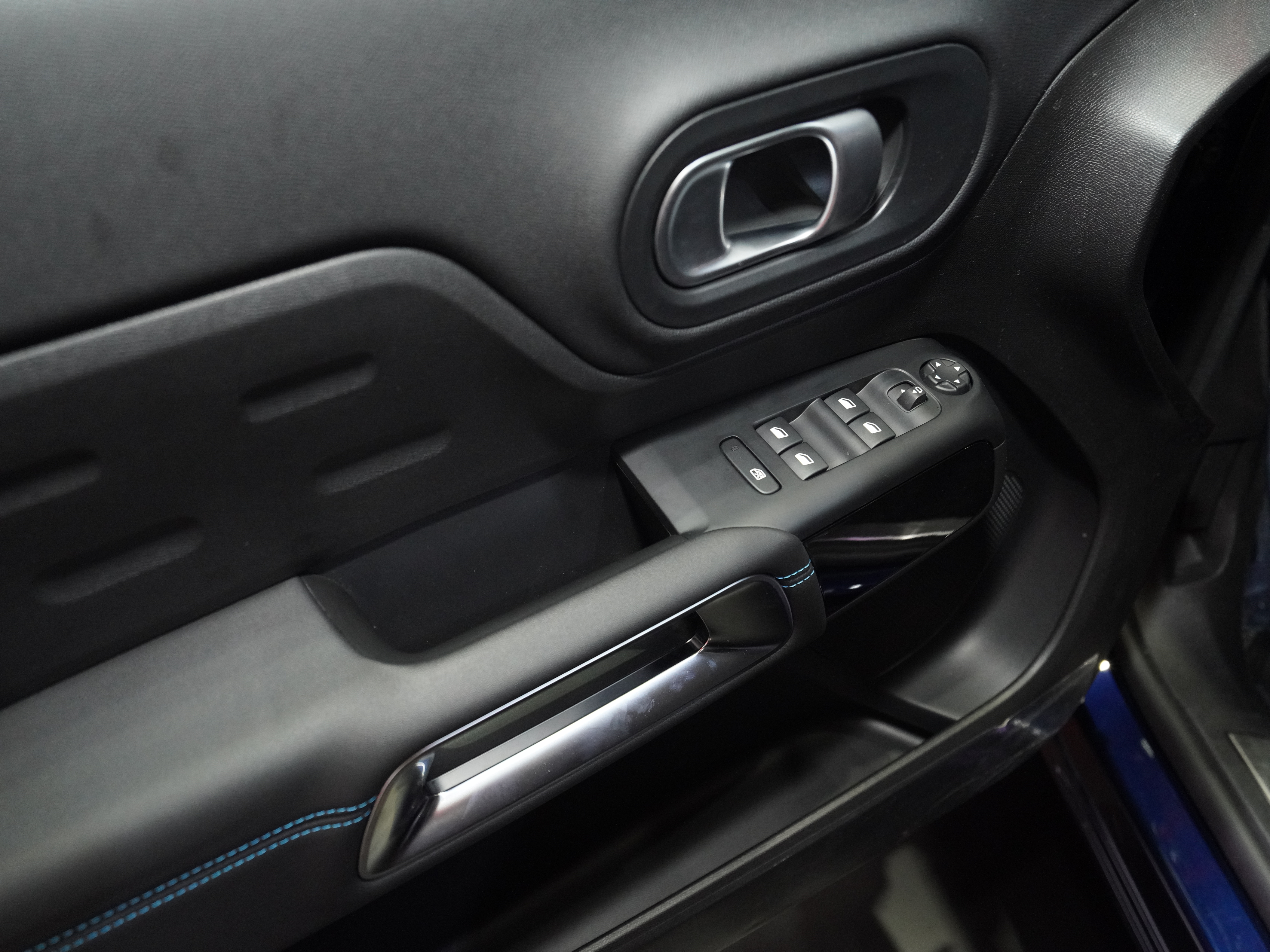https://gcc-1307444343.cos.accelerate.myqcloud.com/cc/car-image/4ac9a160