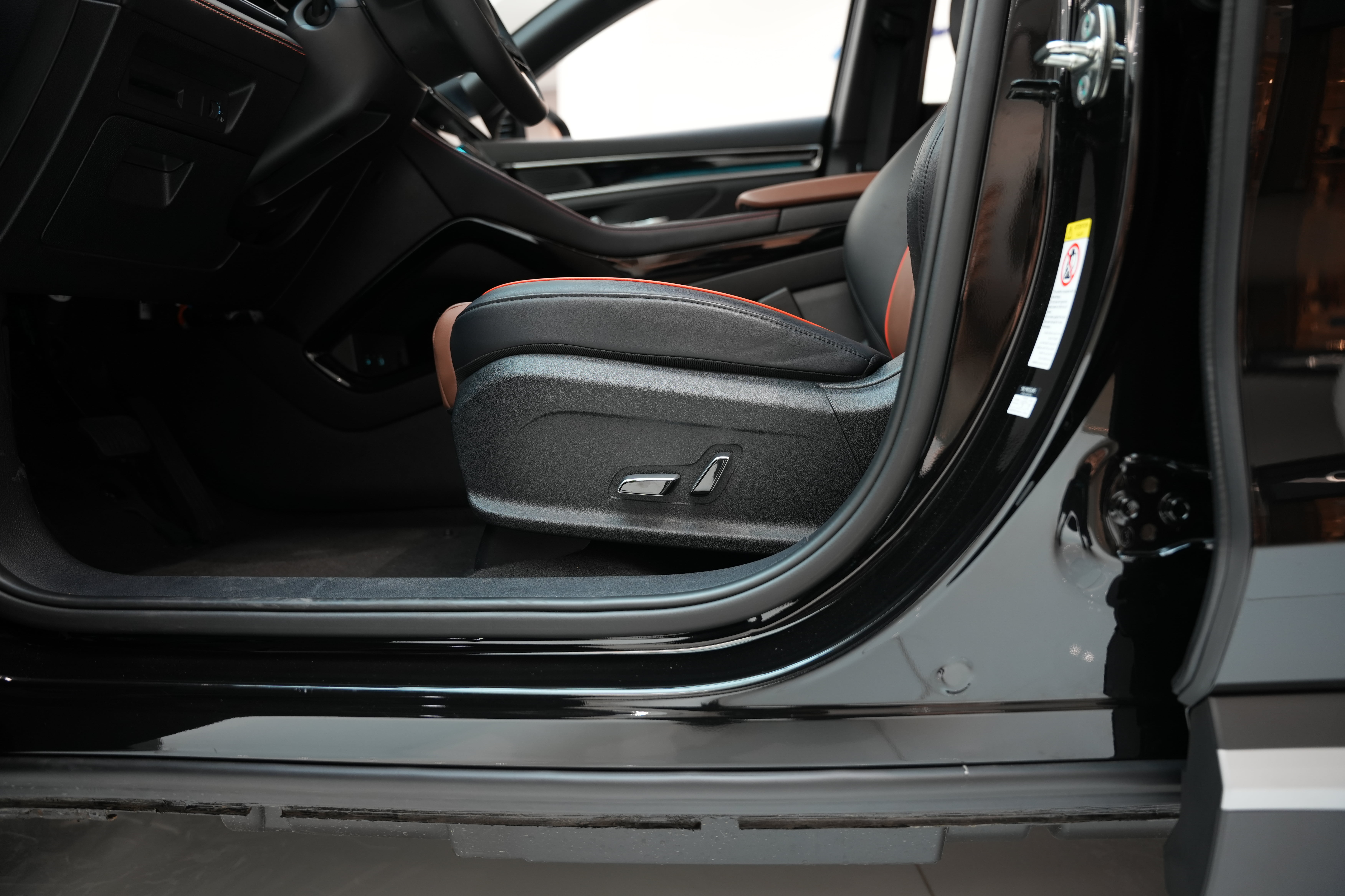 https://gcc-1307444343.cos.accelerate.myqcloud.com/cc/car-image/4cc7fc6d