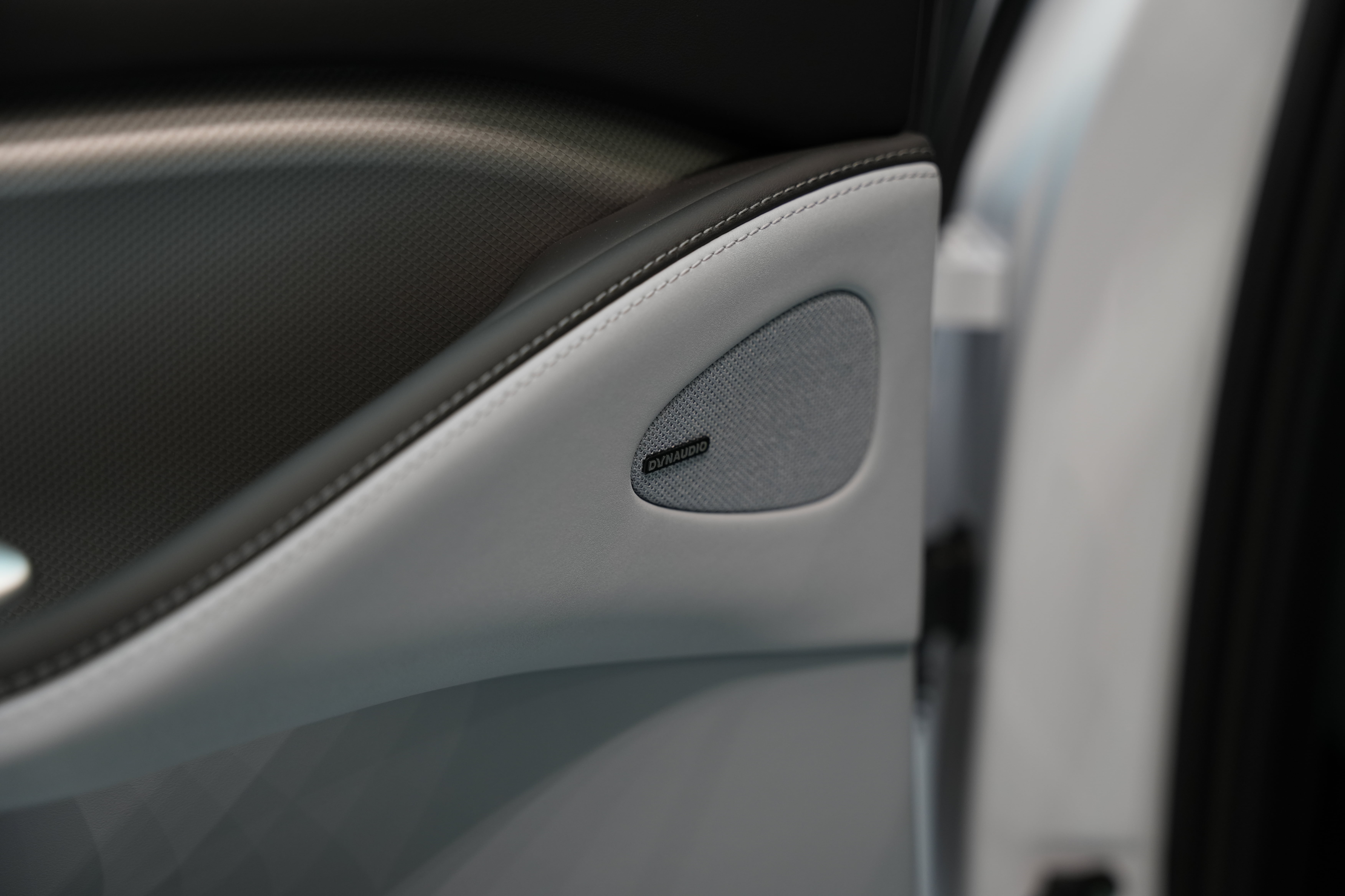 https://gcc-1307444343.cos.accelerate.myqcloud.com/cc/car-image/51ca9cff