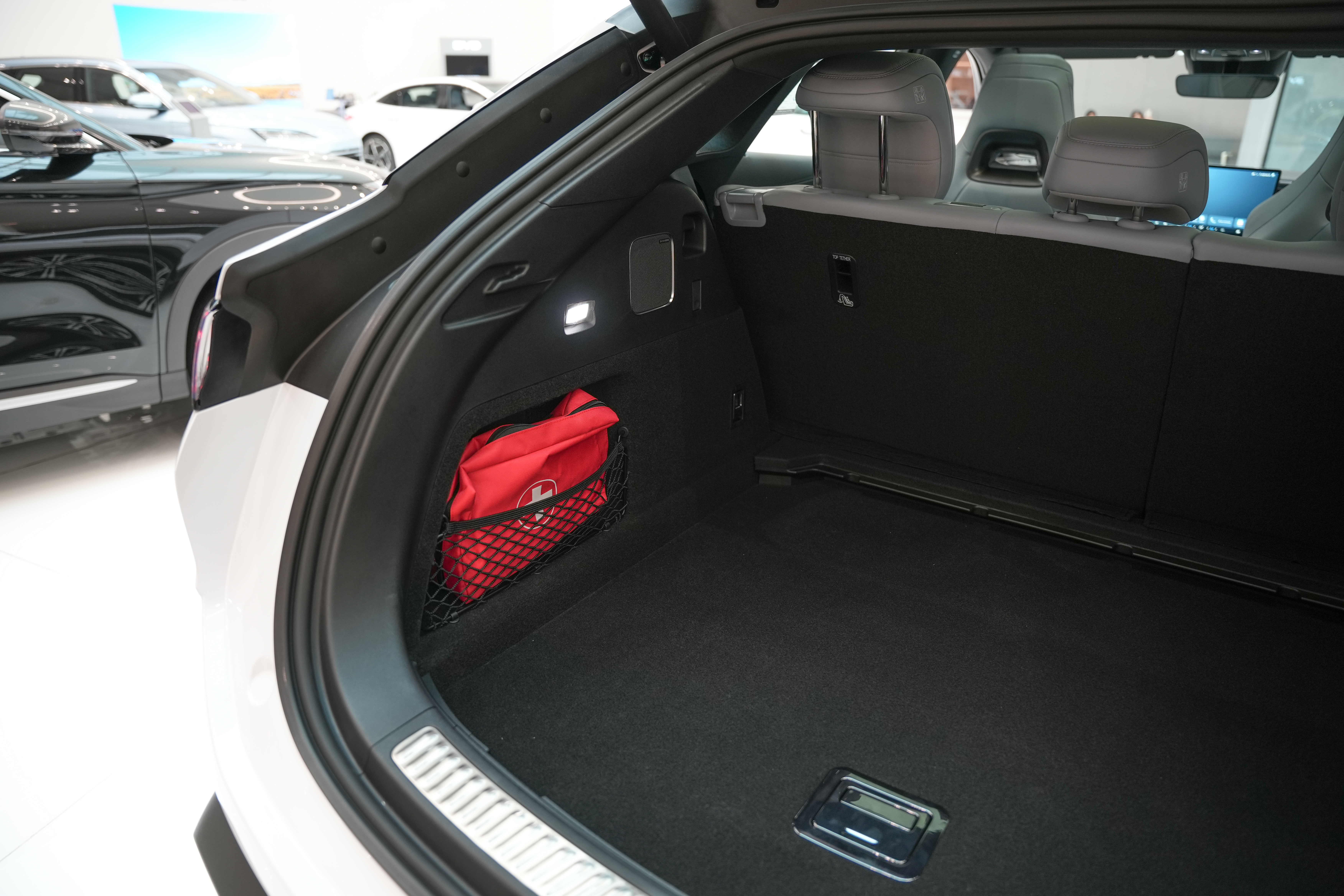 https://gcc-1307444343.cos.accelerate.myqcloud.com/cc/car-image/5a09fe2c