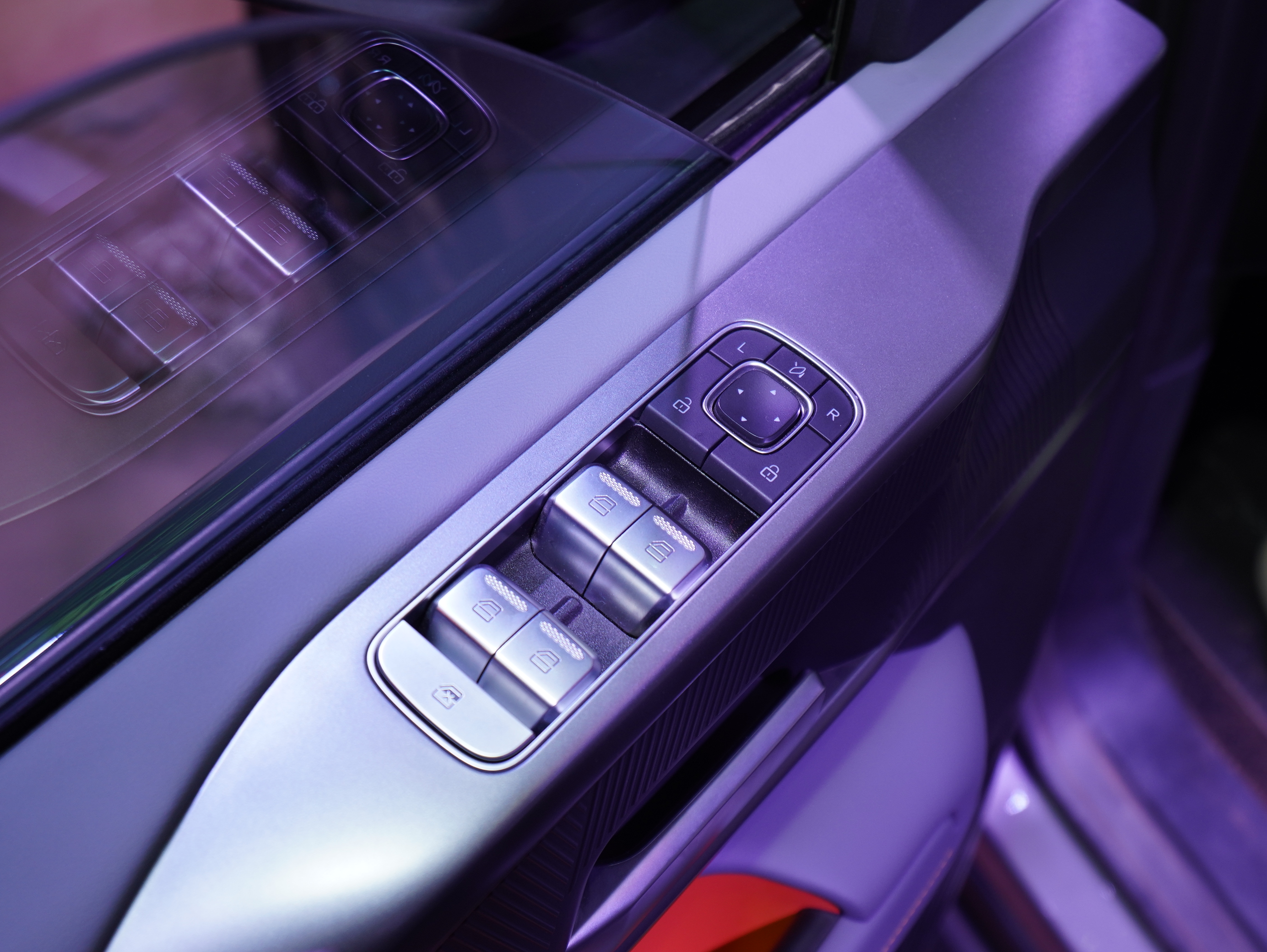 https://gcc-1307444343.cos.accelerate.myqcloud.com/cc/car-image/5fbb8f9a