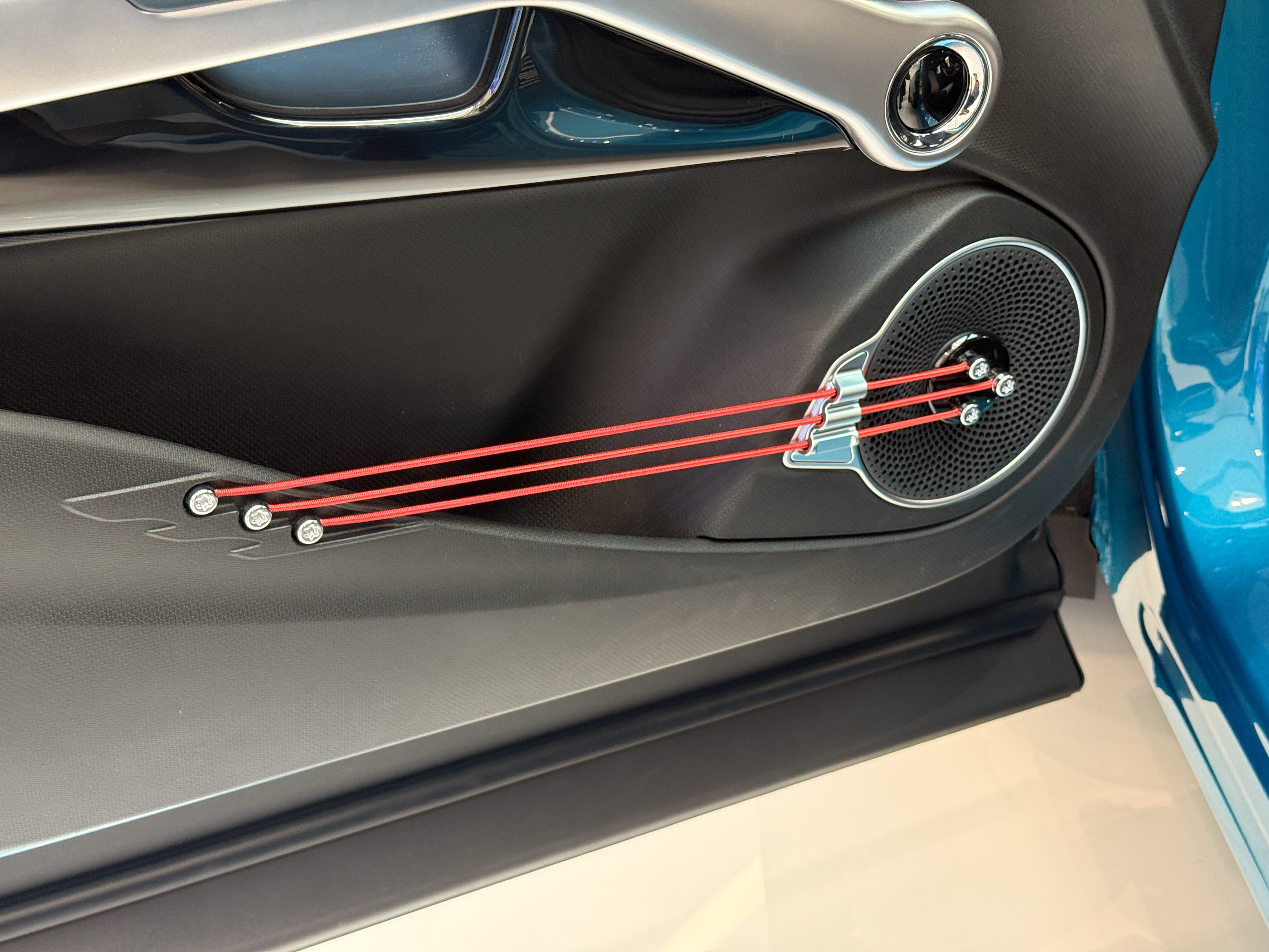 https://gcc-1307444343.cos.accelerate.myqcloud.com/cc/car-image/65f0d99a