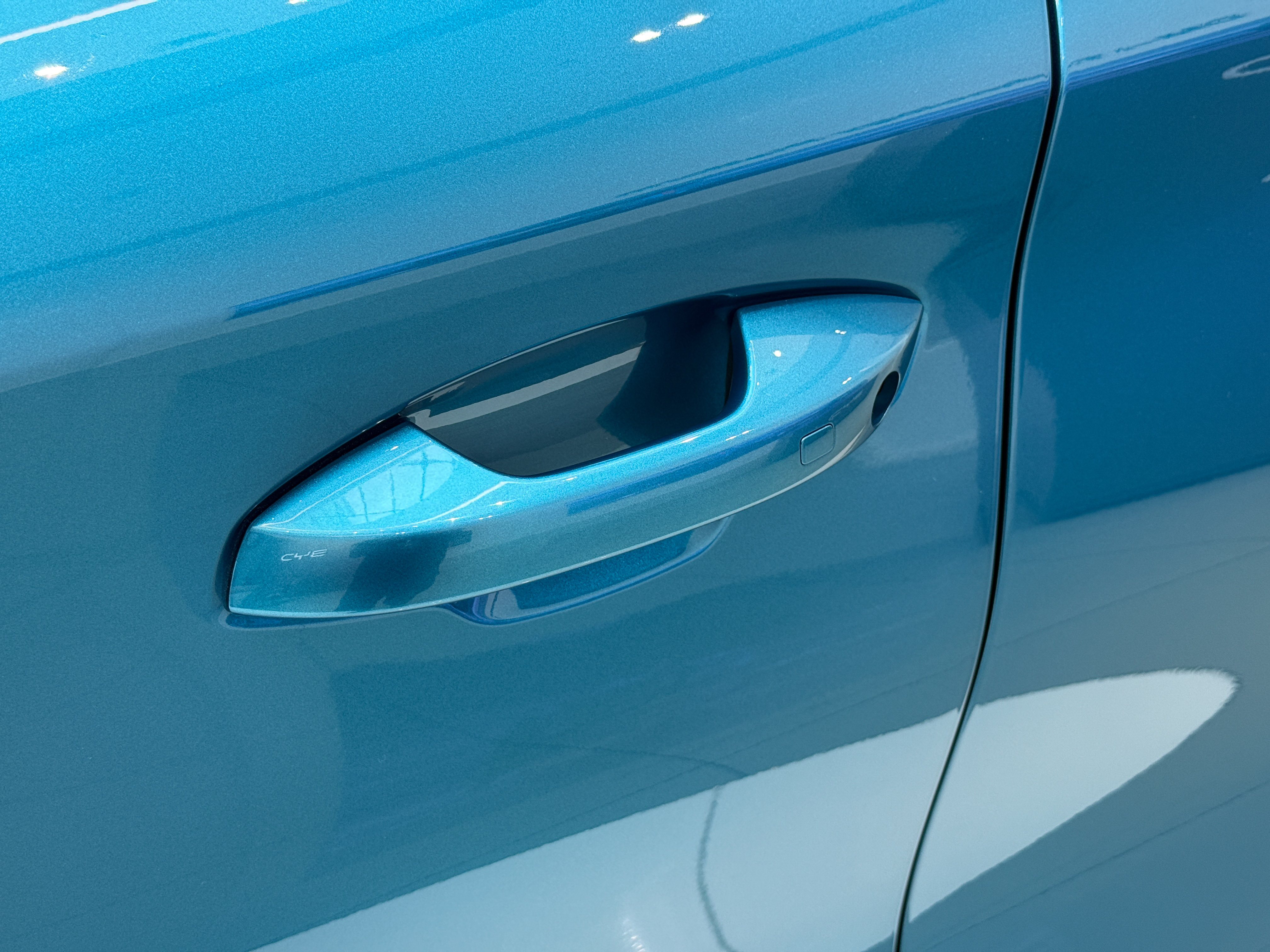 https://gcc-1307444343.cos.accelerate.myqcloud.com/cc/car-image/6e03a5bf