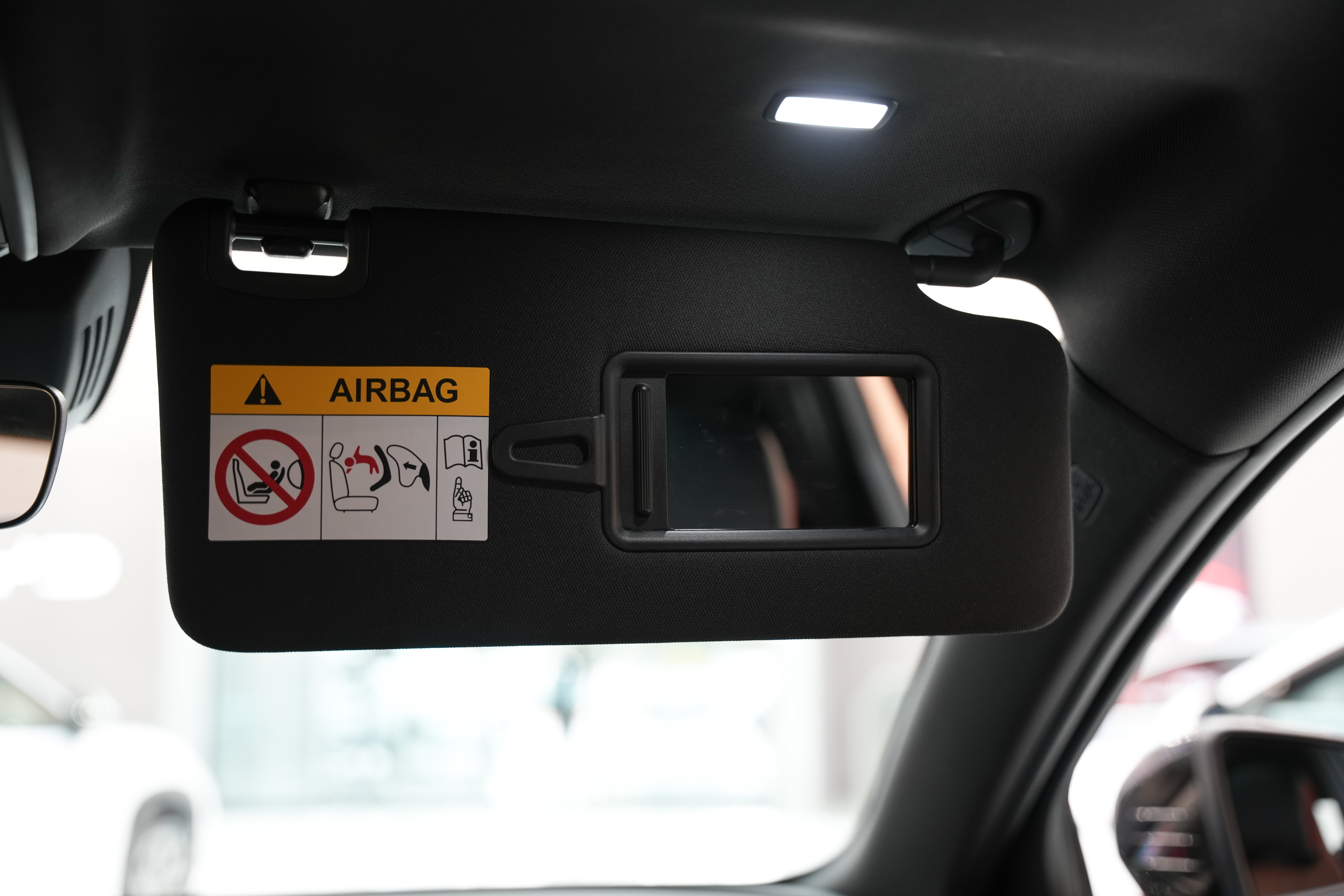 https://gcc-1307444343.cos.accelerate.myqcloud.com/cc/car-image/718ef8cf