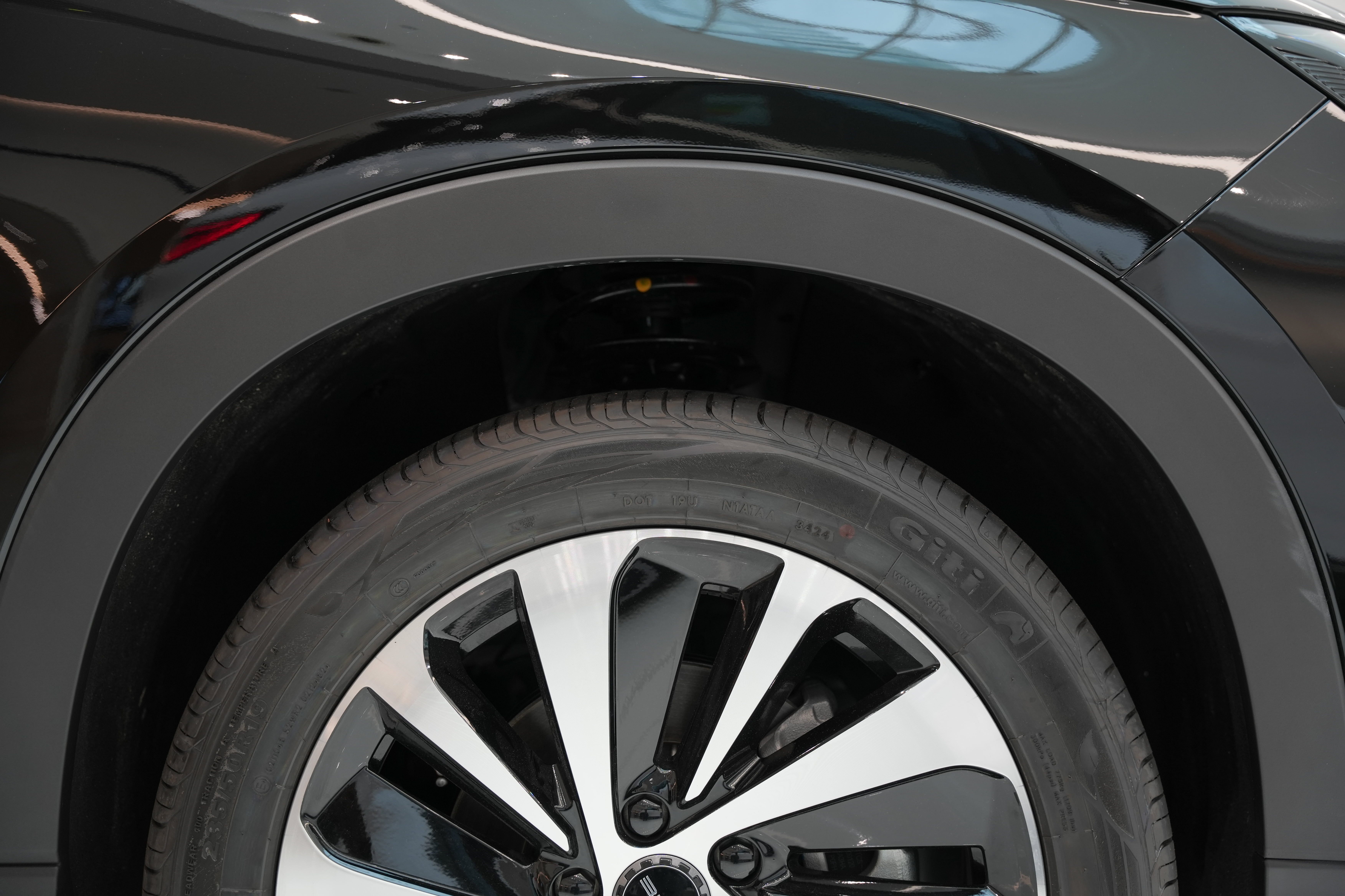 https://gcc-1307444343.cos.accelerate.myqcloud.com/cc/car-image/73a5a3b2