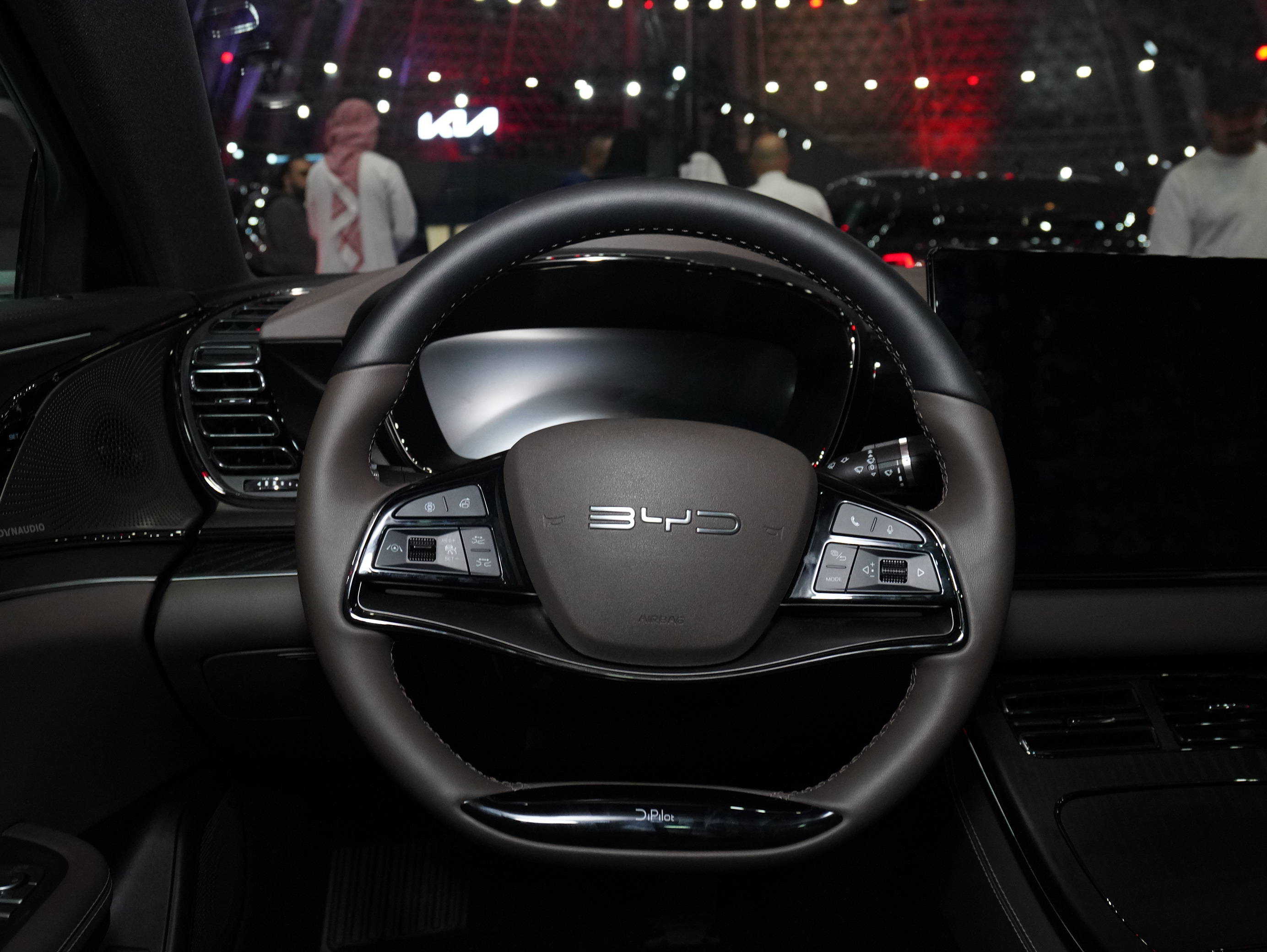 https://gcc-1307444343.cos.accelerate.myqcloud.com/cc/car-image/745b74f5