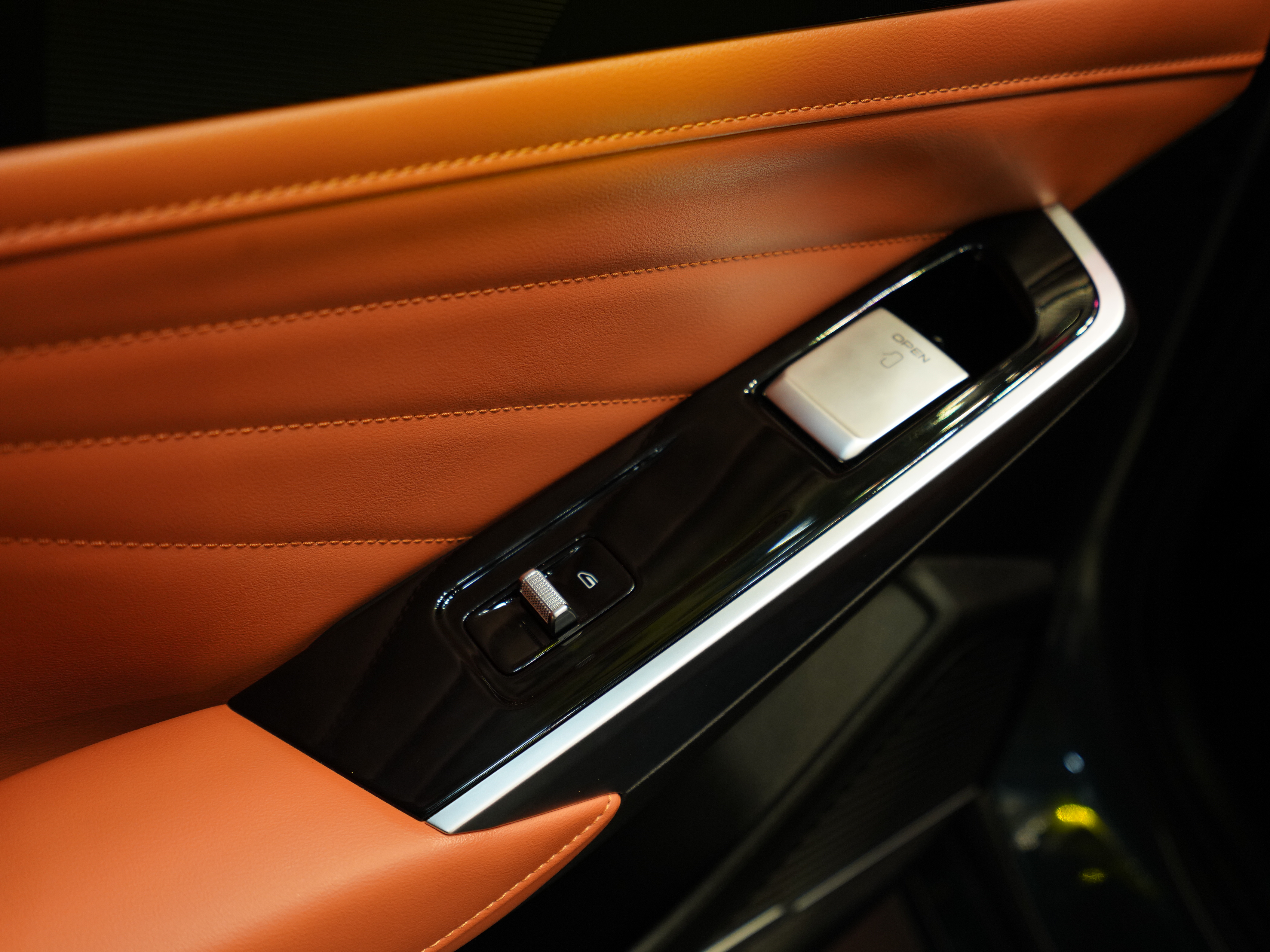 https://gcc-1307444343.cos.accelerate.myqcloud.com/cc/car-image/7559d095