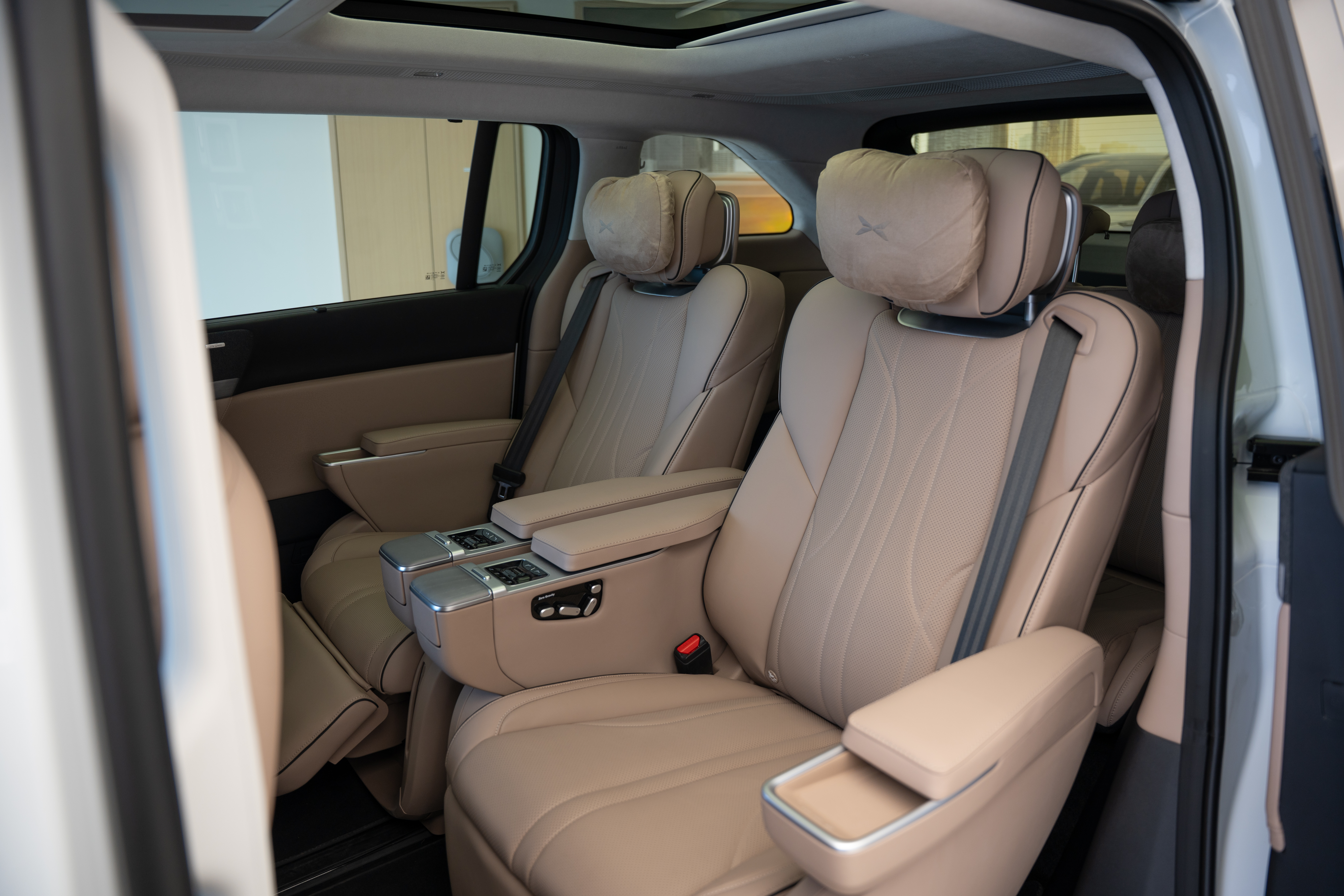 https://gcc-1307444343.cos.accelerate.myqcloud.com/cc/car-image/86ea2716