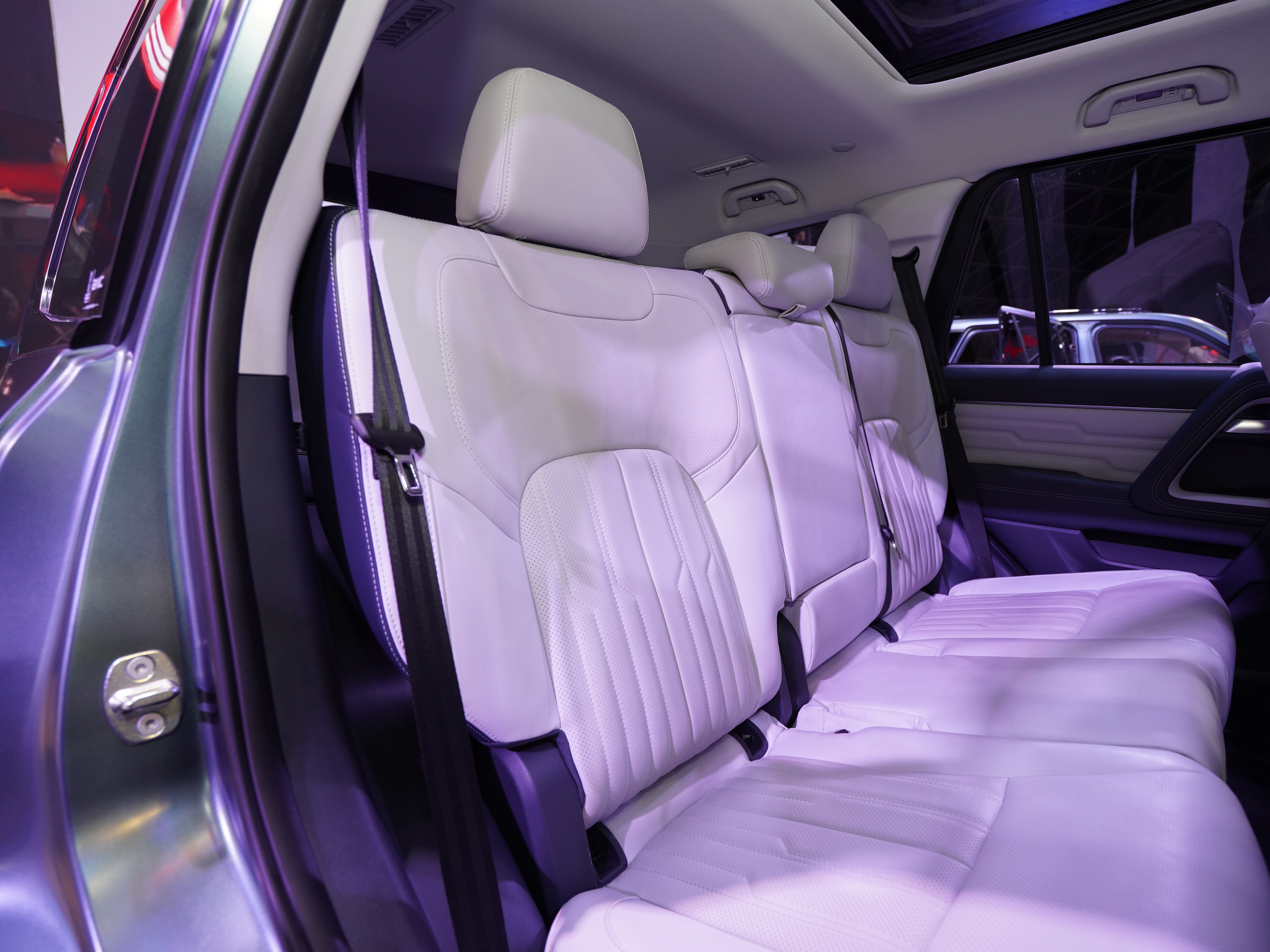 https://gcc-1307444343.cos.accelerate.myqcloud.com/cc/car-image/8a60caa5