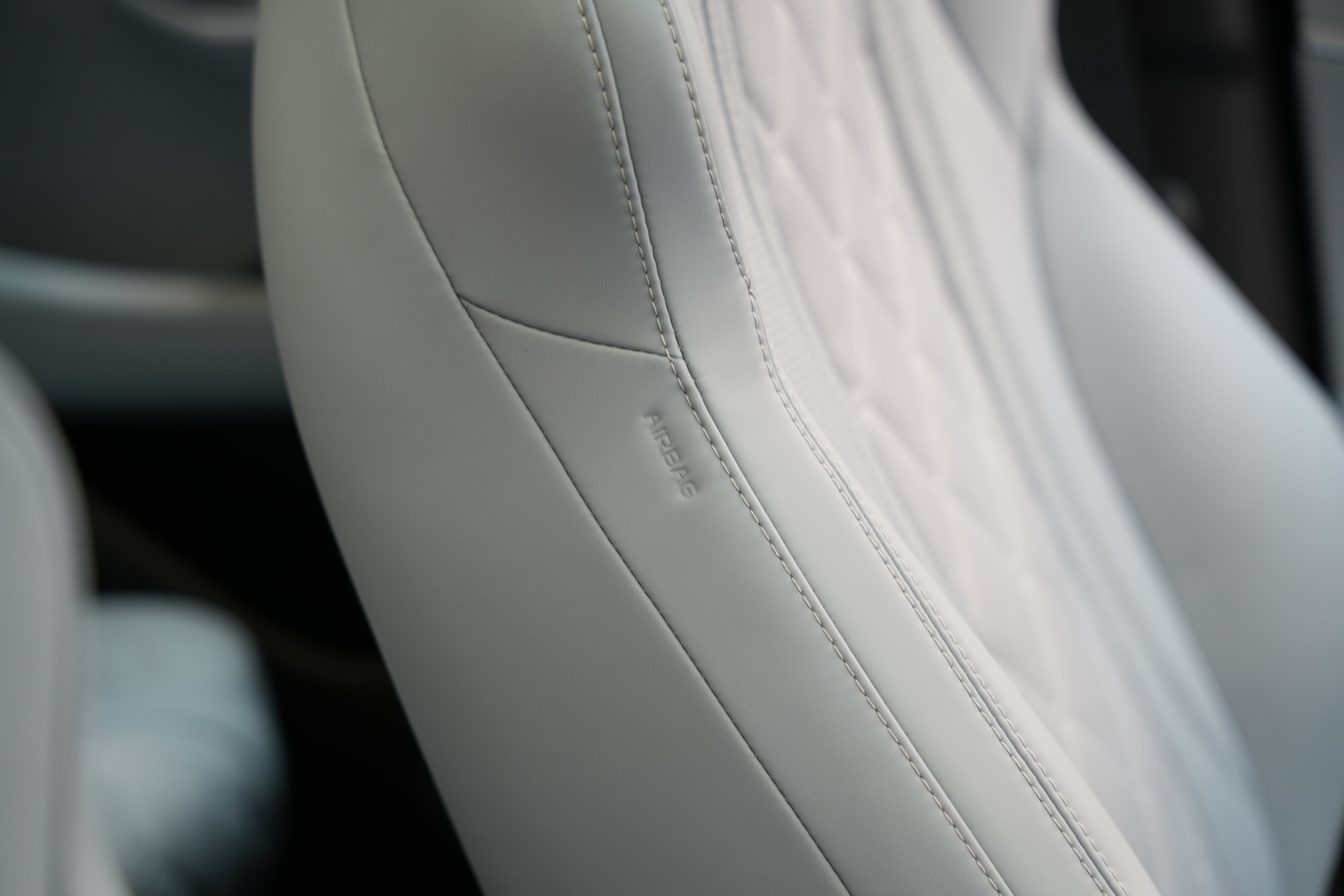 https://gcc-1307444343.cos.accelerate.myqcloud.com/cc/car-image/8dfd2e12