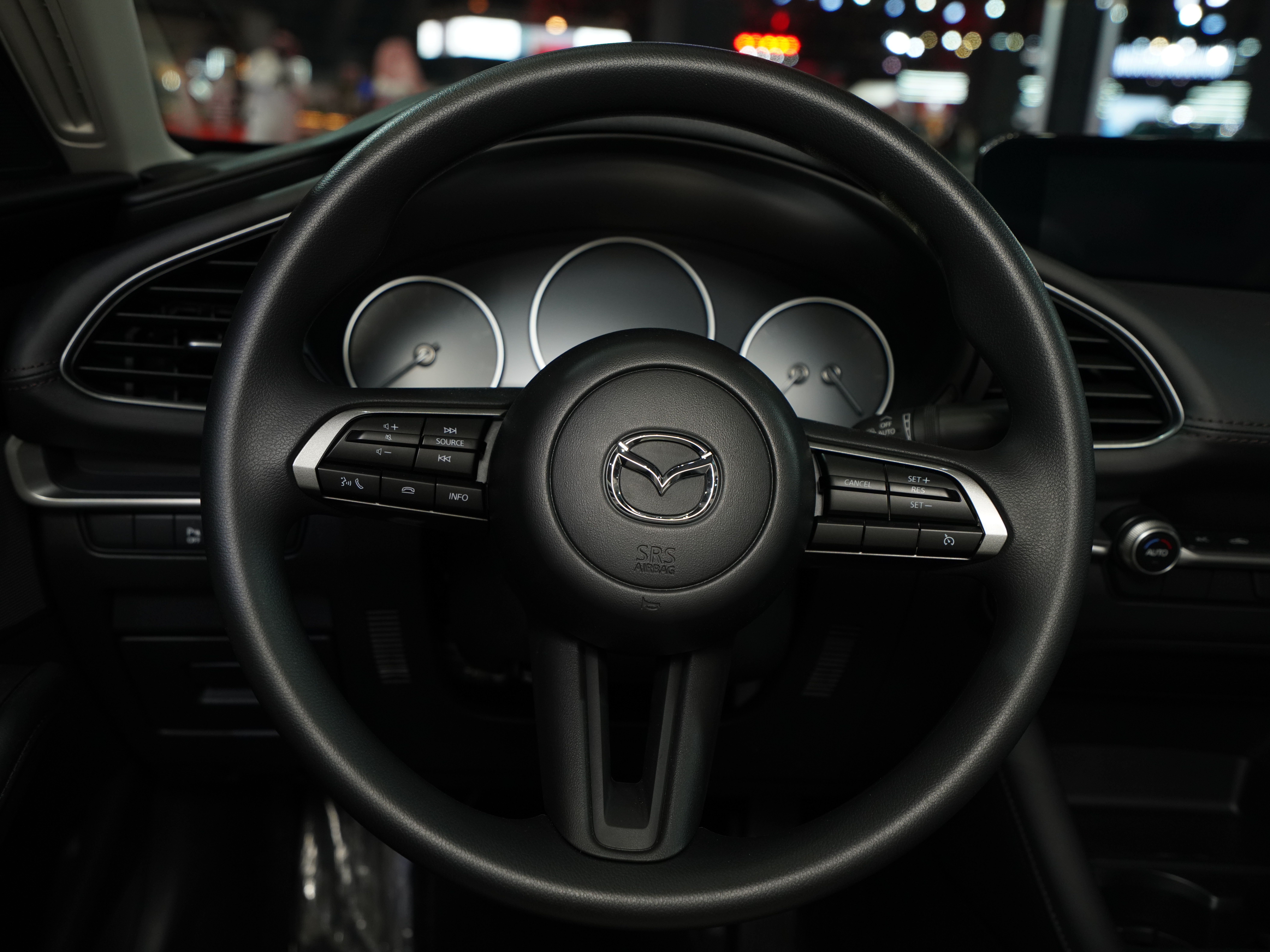 https://gcc-1307444343.cos.accelerate.myqcloud.com/cc/car-image/93a88a77