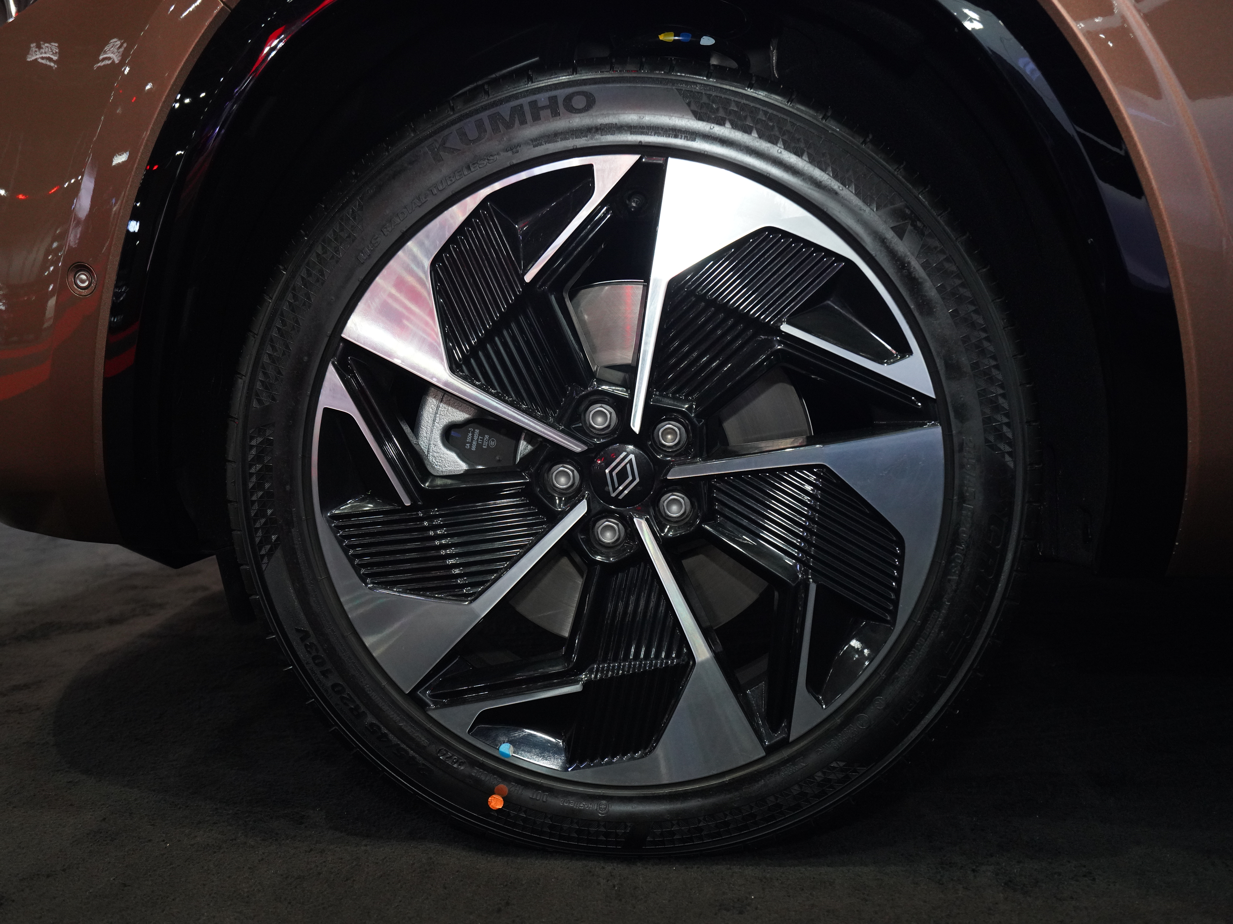 https://gcc-1307444343.cos.accelerate.myqcloud.com/cc/car-image/9486de27