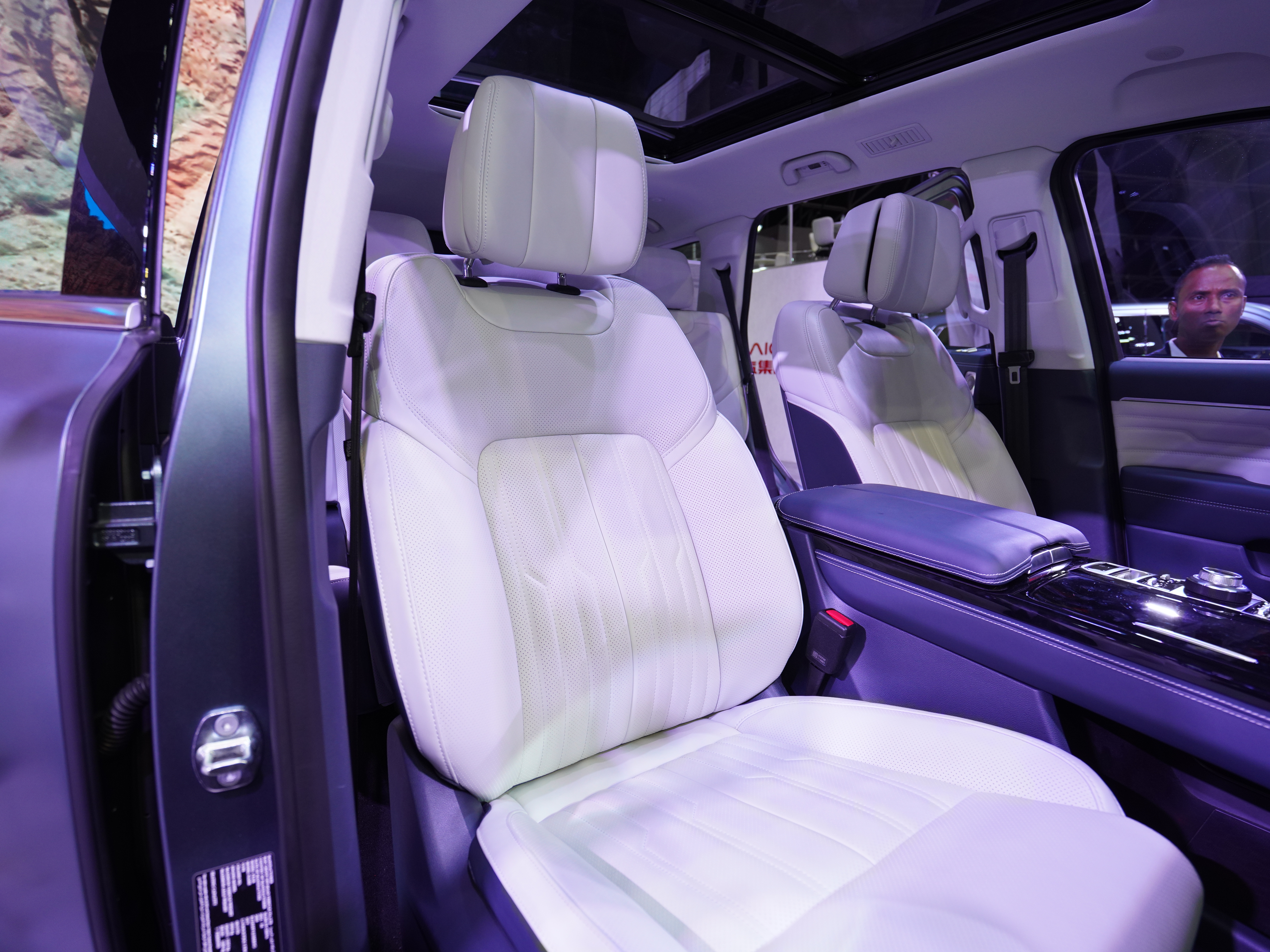 https://gcc-1307444343.cos.accelerate.myqcloud.com/cc/car-image/a36e7521