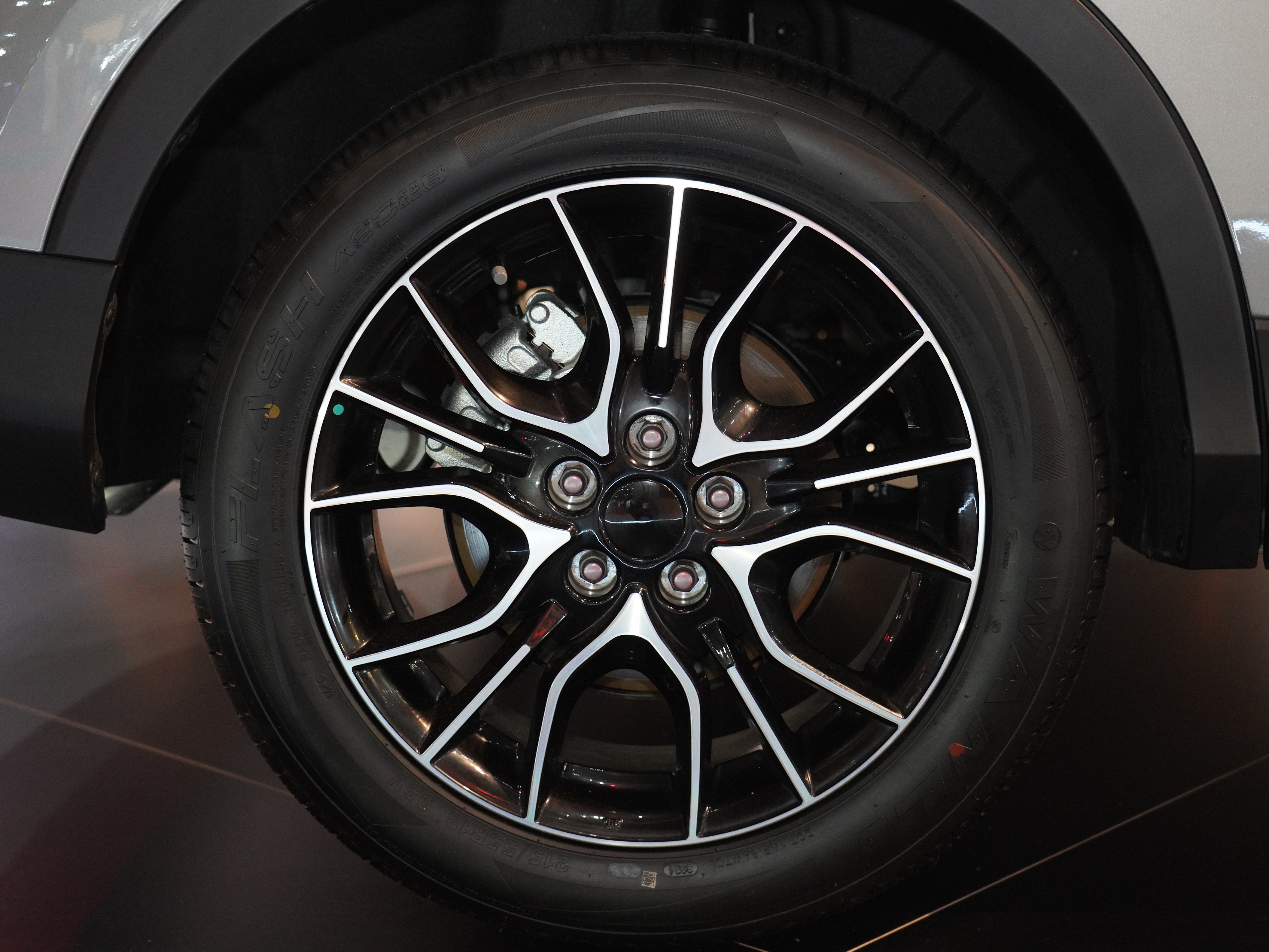 https://gcc-1307444343.cos.accelerate.myqcloud.com/cc/car-image/ac04035e