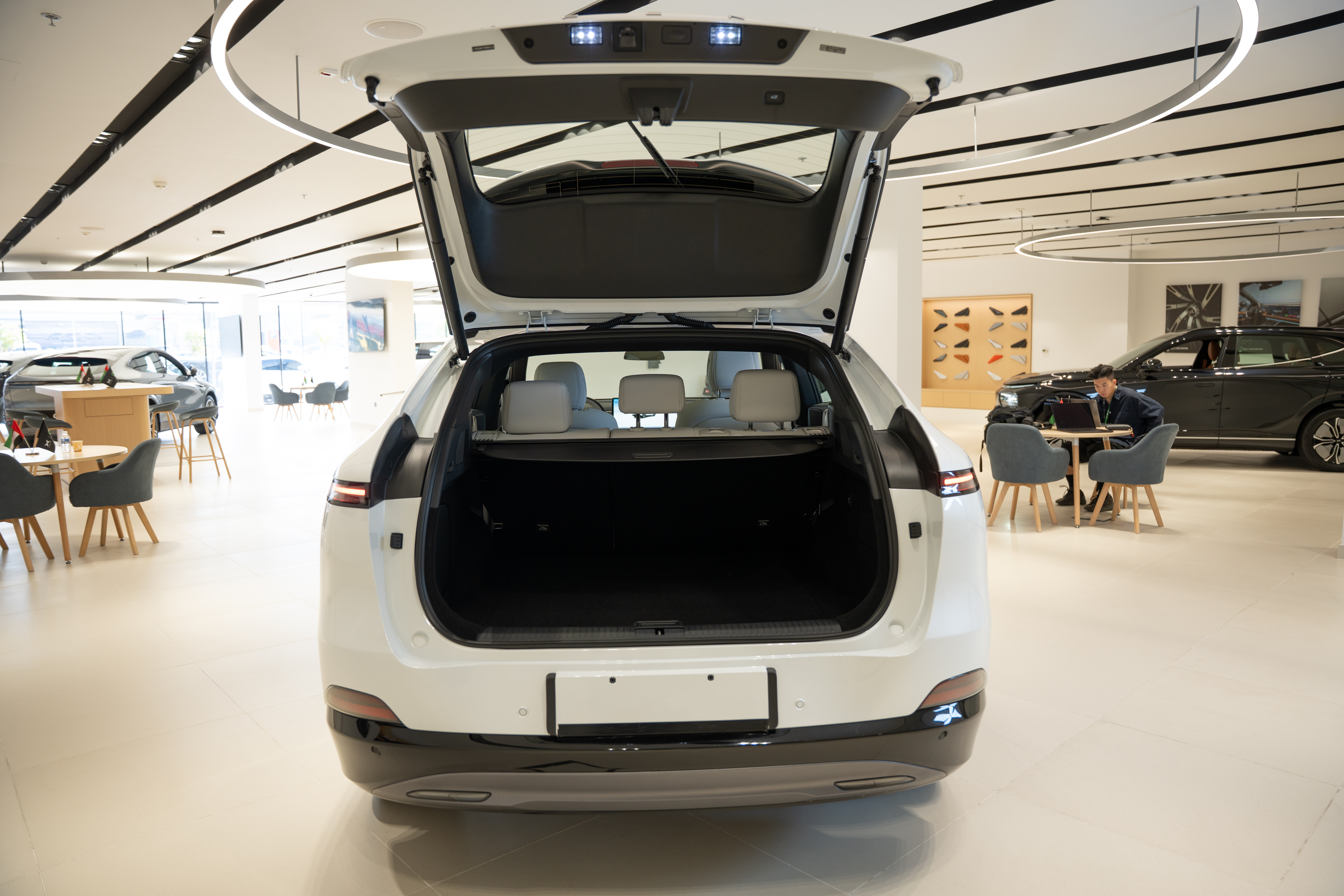 https://gcc-1307444343.cos.accelerate.myqcloud.com/cc/car-image/b2090973