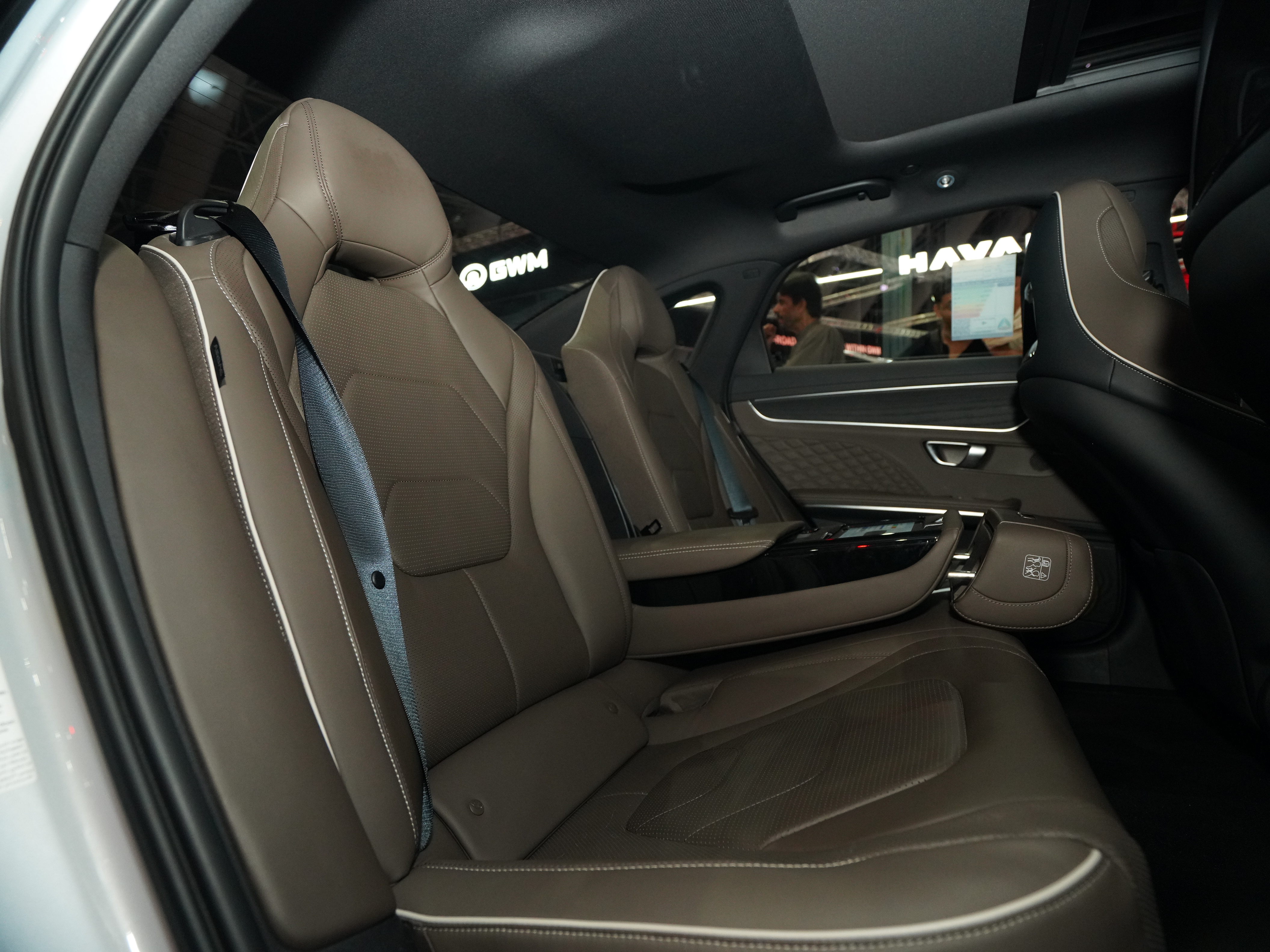 https://gcc-1307444343.cos.accelerate.myqcloud.com/cc/car-image/b3c59256