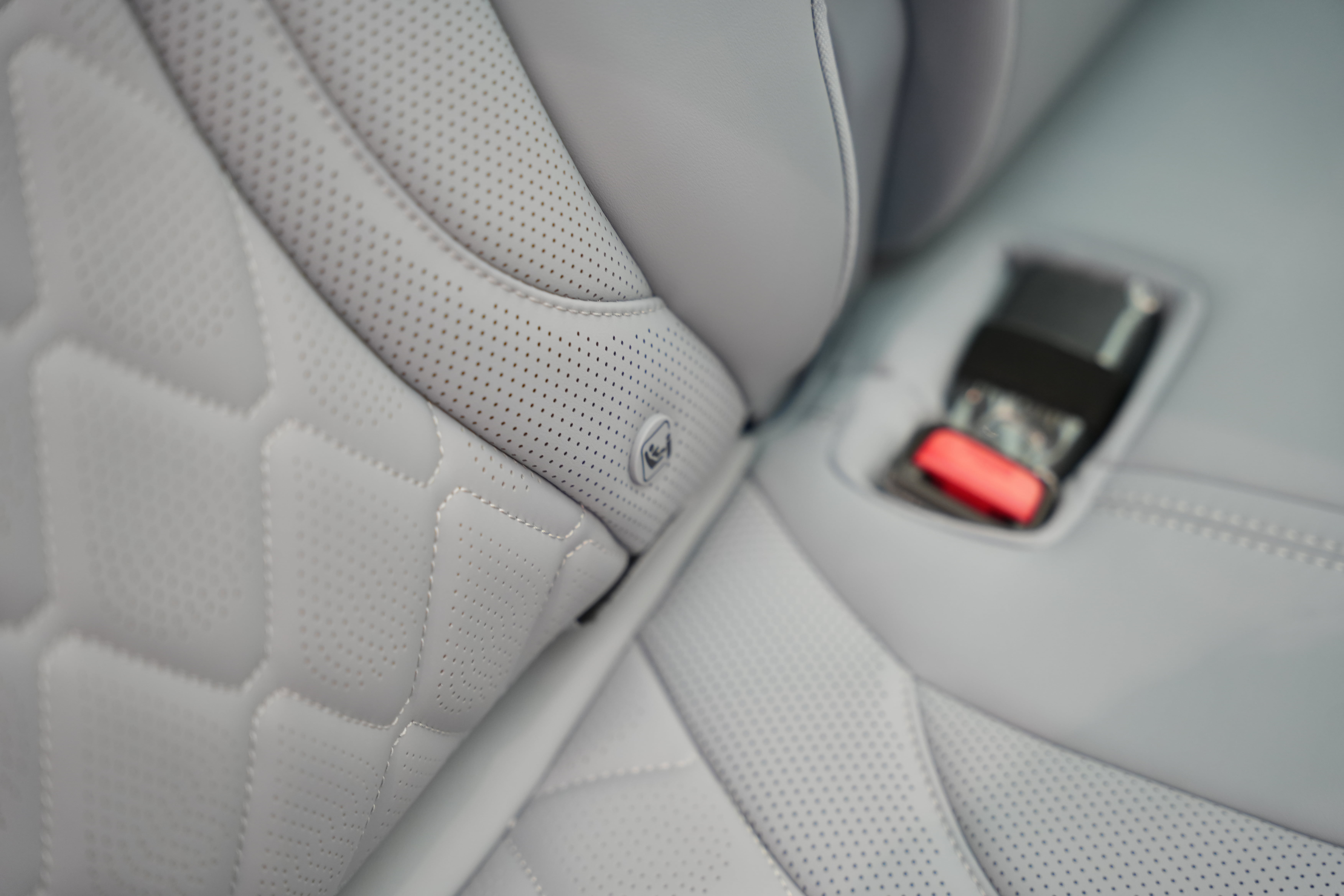https://gcc-1307444343.cos.accelerate.myqcloud.com/cc/car-image/b52d6c91