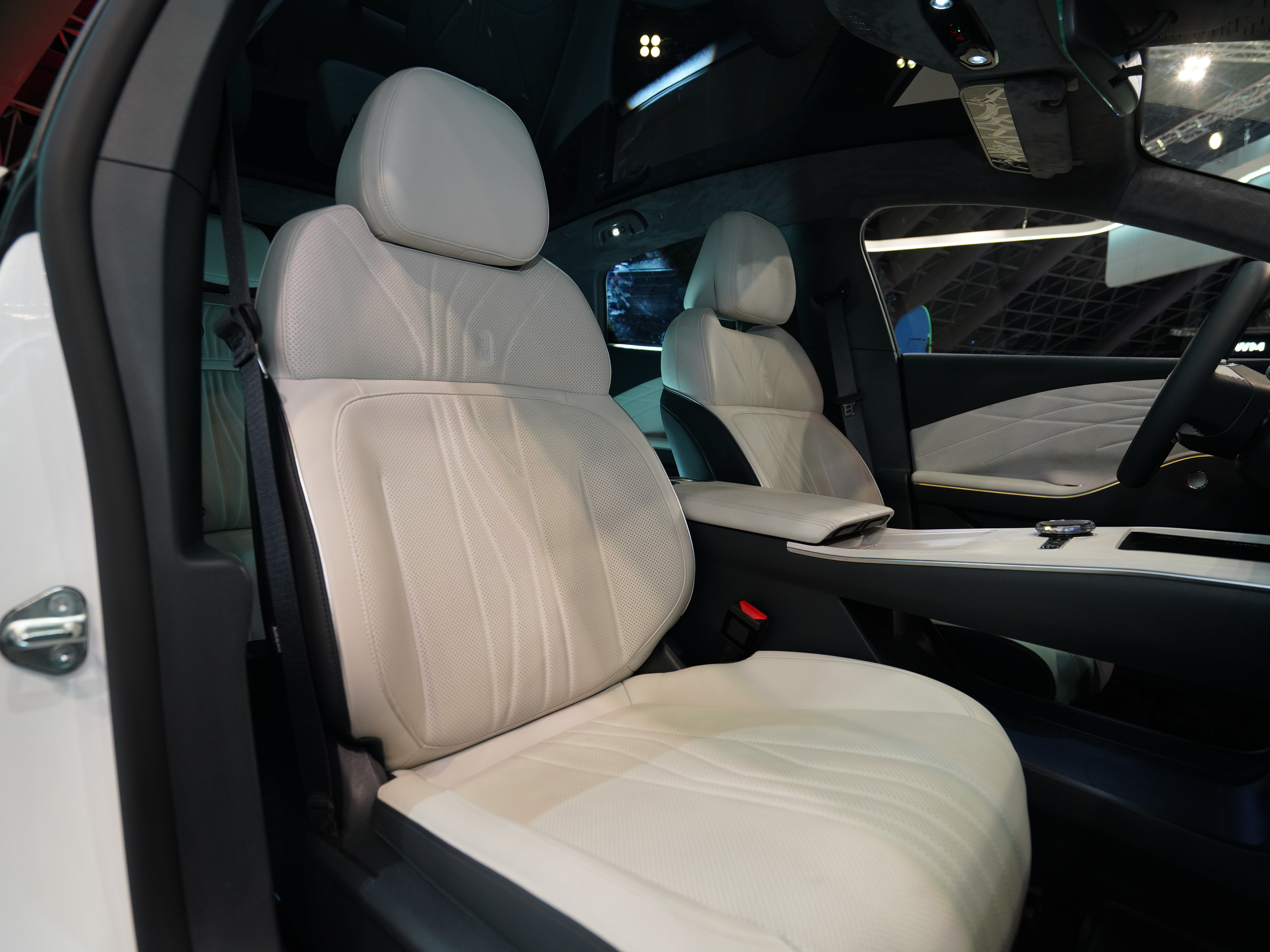 https://gcc-1307444343.cos.accelerate.myqcloud.com/cc/car-image/bae3fa6a