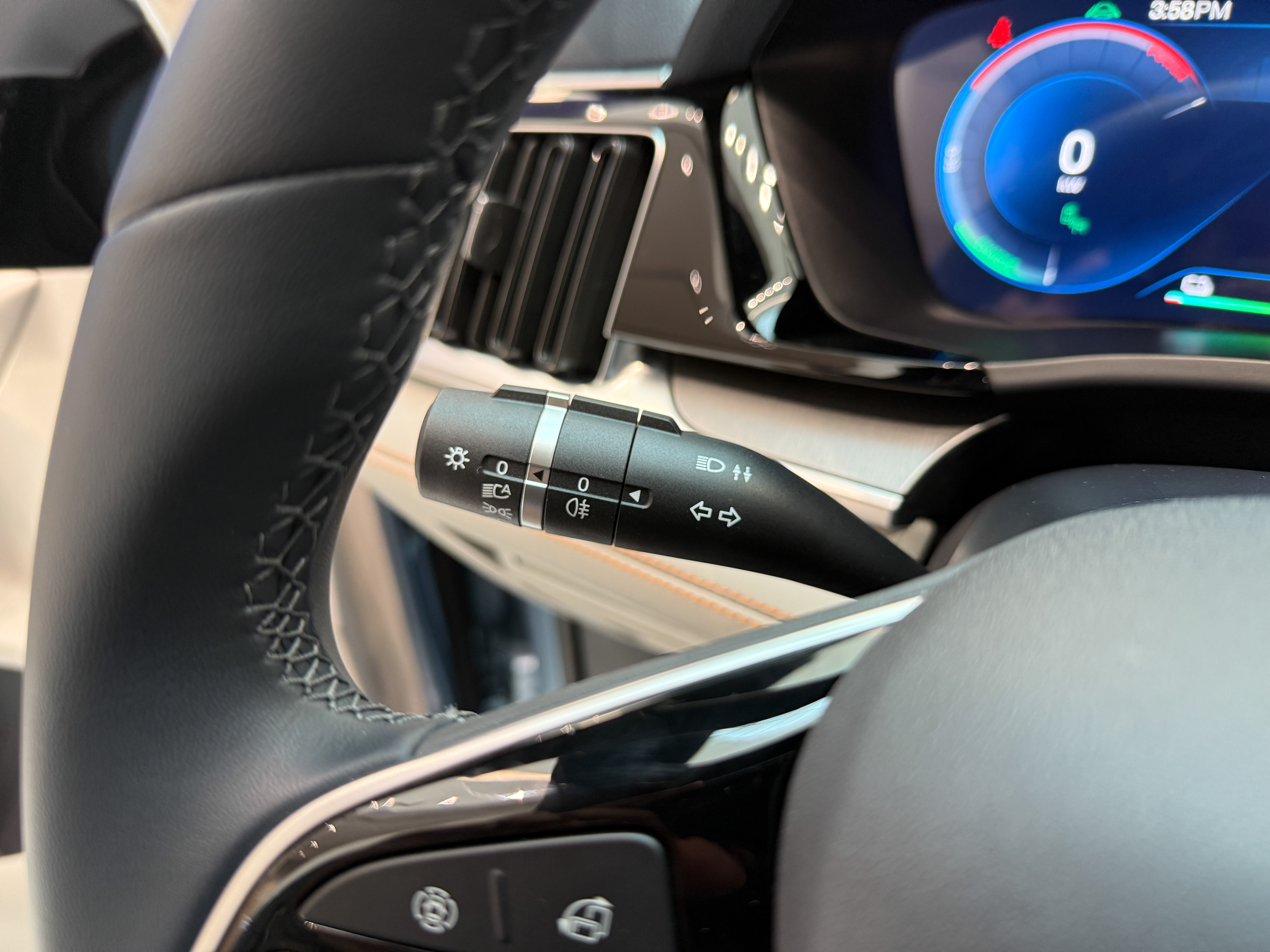 https://gcc-1307444343.cos.accelerate.myqcloud.com/cc/car-image/c09f7477