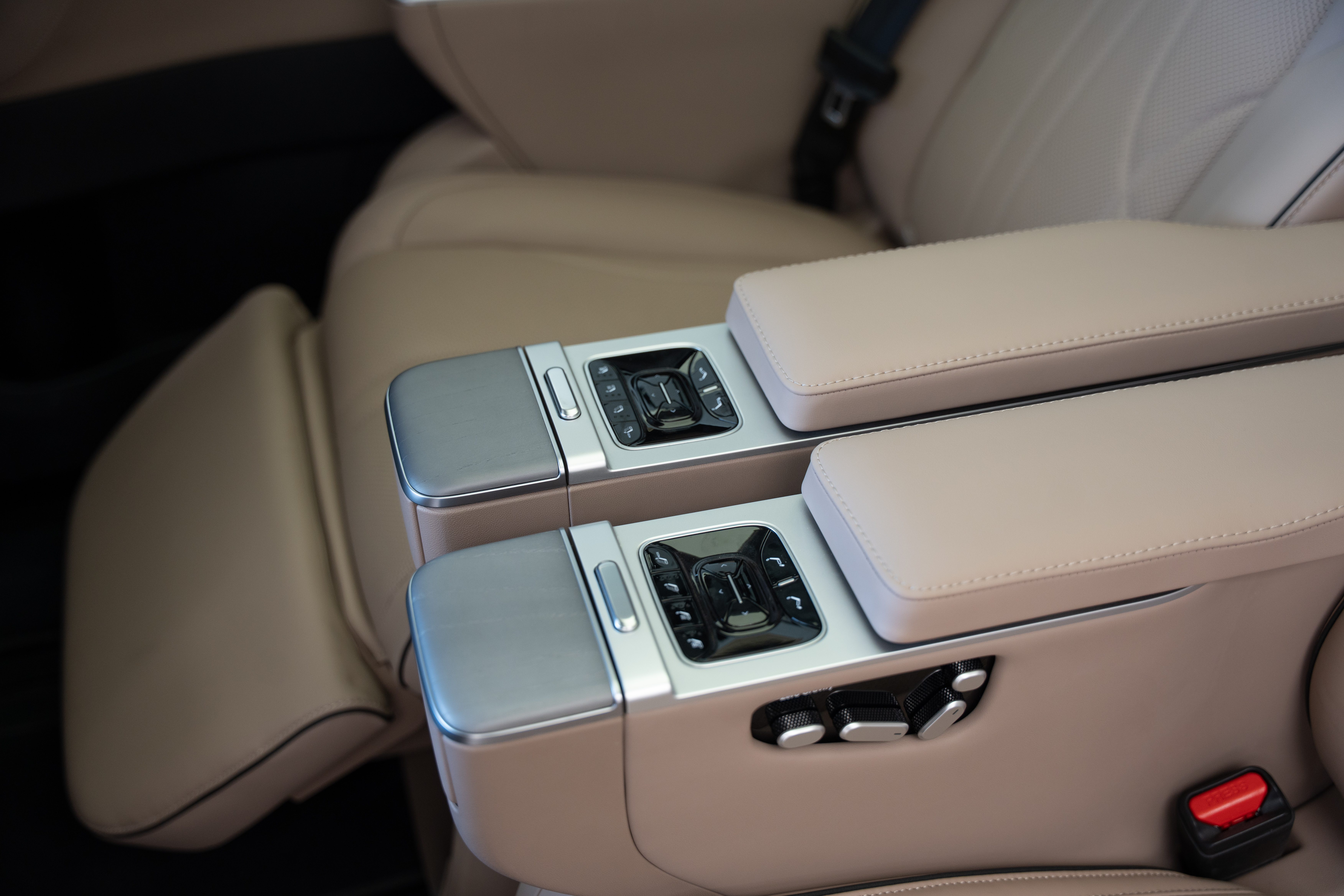 https://gcc-1307444343.cos.accelerate.myqcloud.com/cc/car-image/c1fe0908