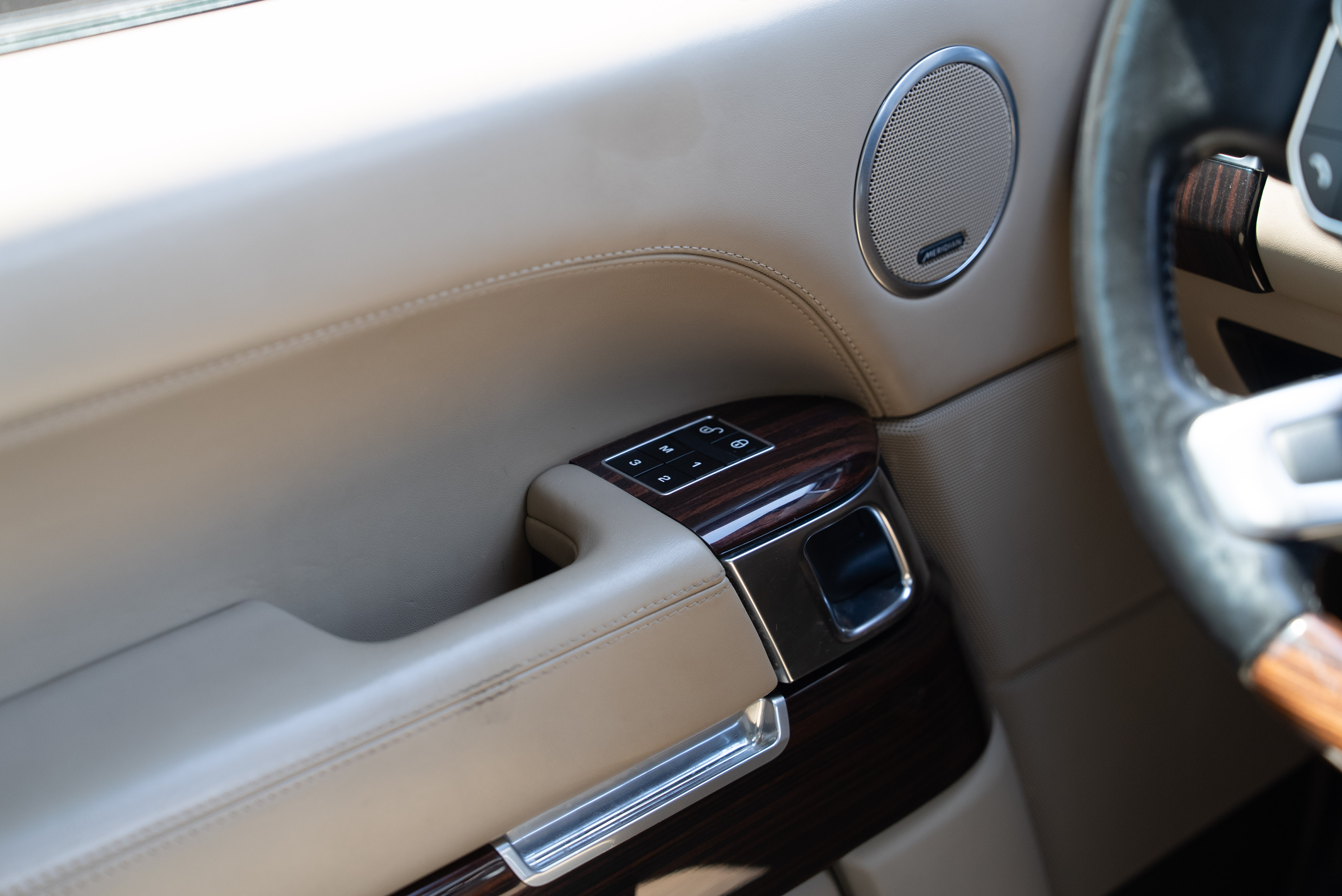 https://gcc-1307444343.cos.accelerate.myqcloud.com/cc/car-image/c4b06c30