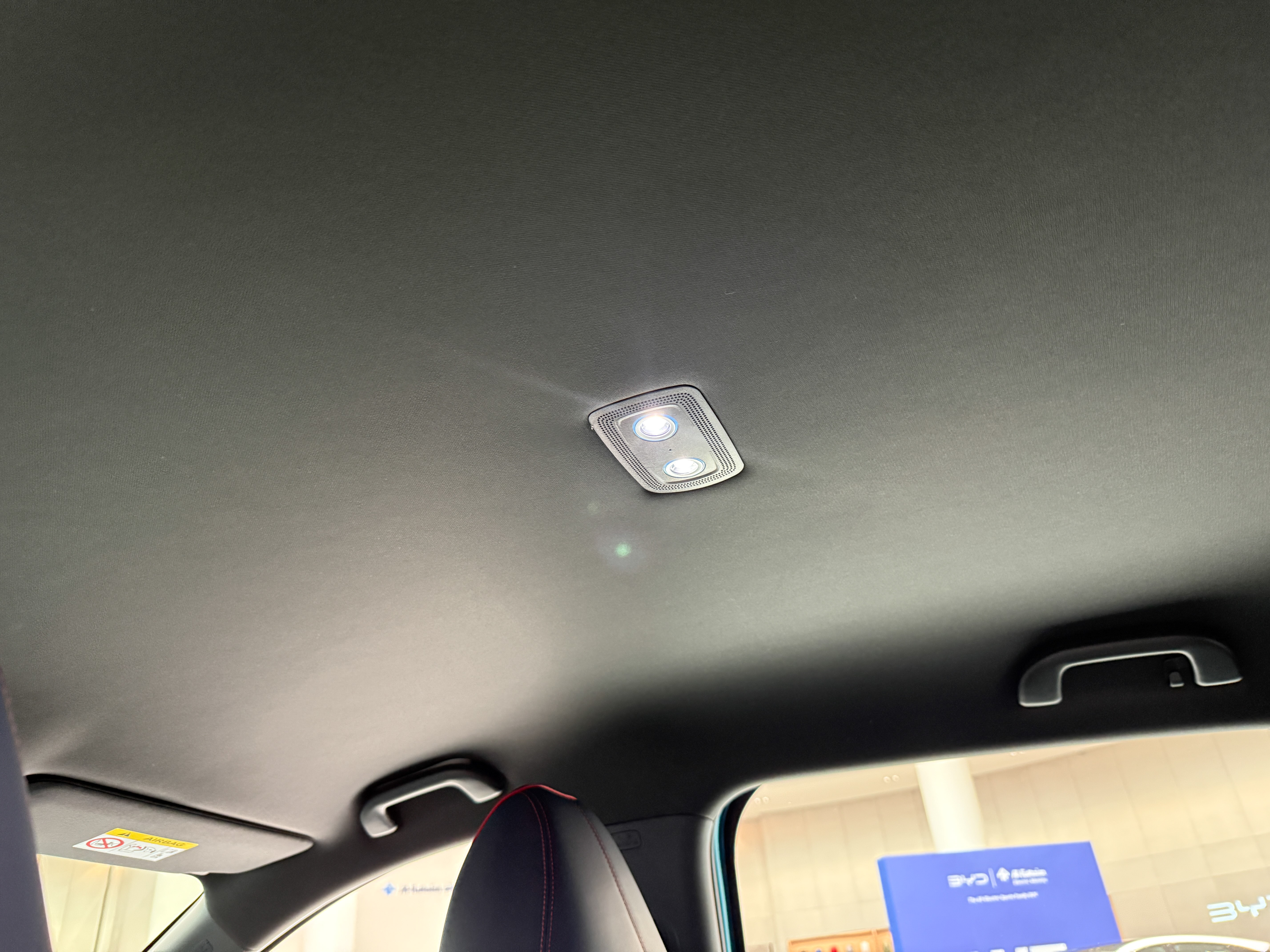 https://gcc-1307444343.cos.accelerate.myqcloud.com/cc/car-image/cd5c0357