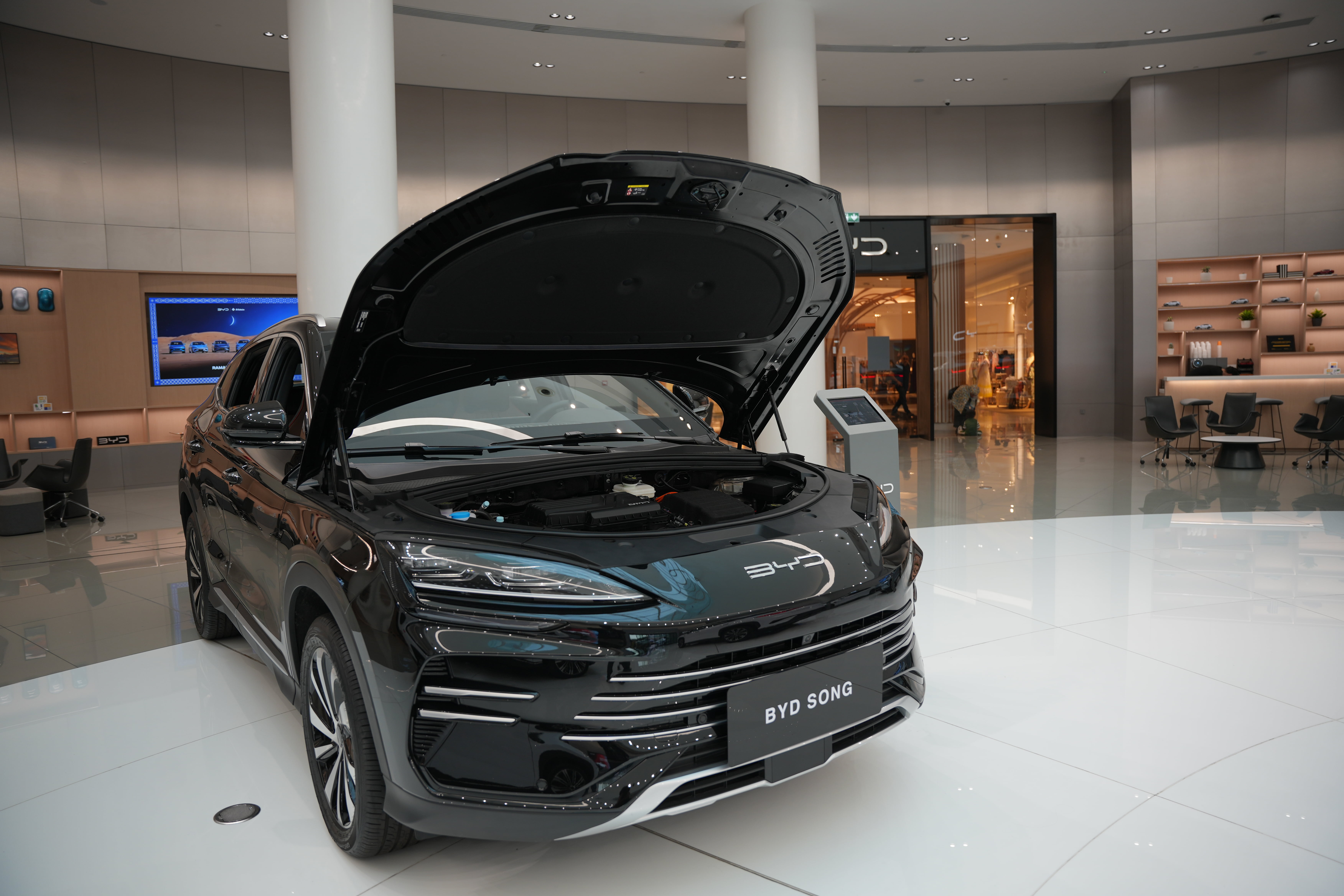 https://gcc-1307444343.cos.accelerate.myqcloud.com/cc/car-image/ce12784f