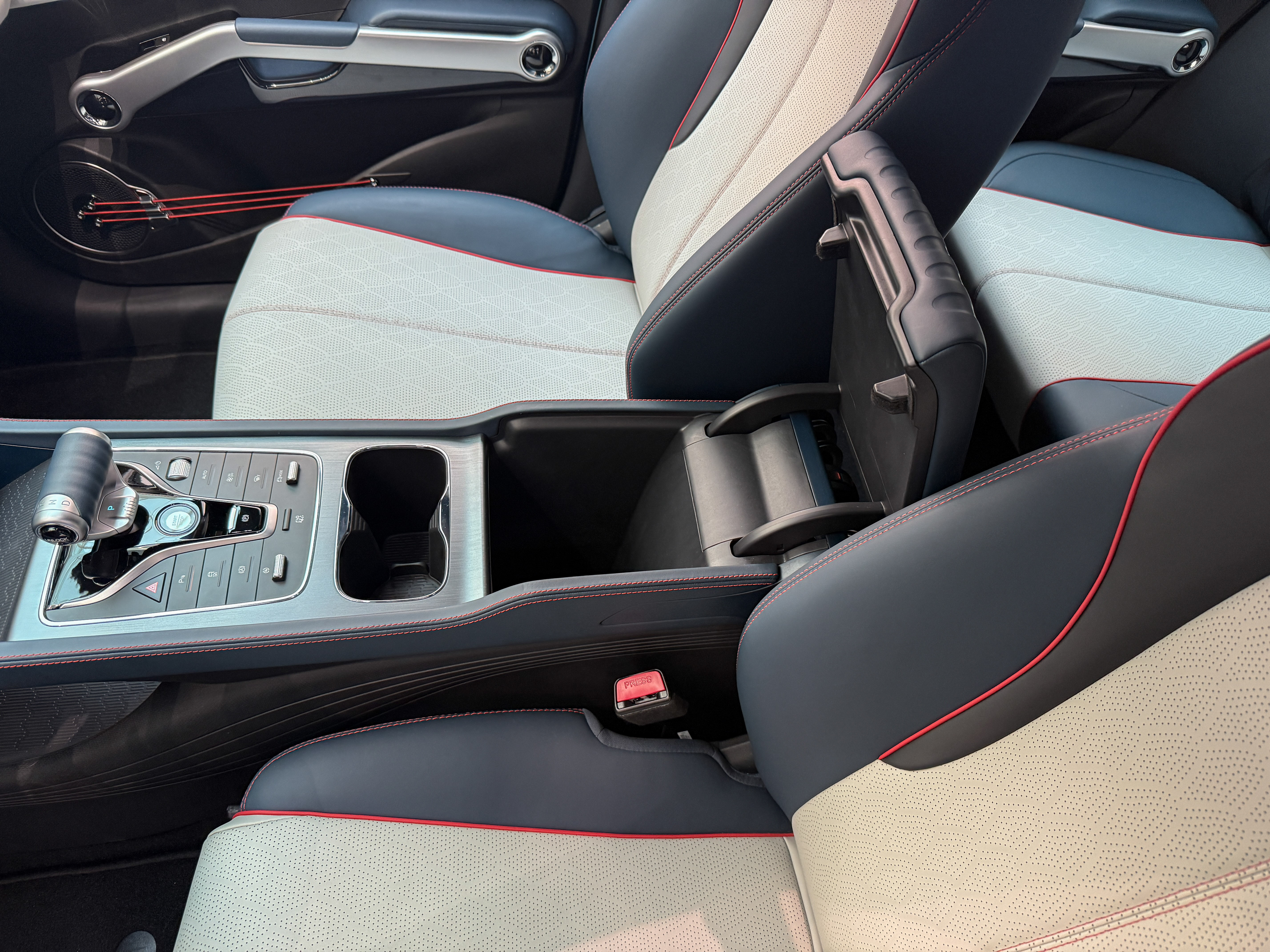 https://gcc-1307444343.cos.accelerate.myqcloud.com/cc/car-image/ce4679d8