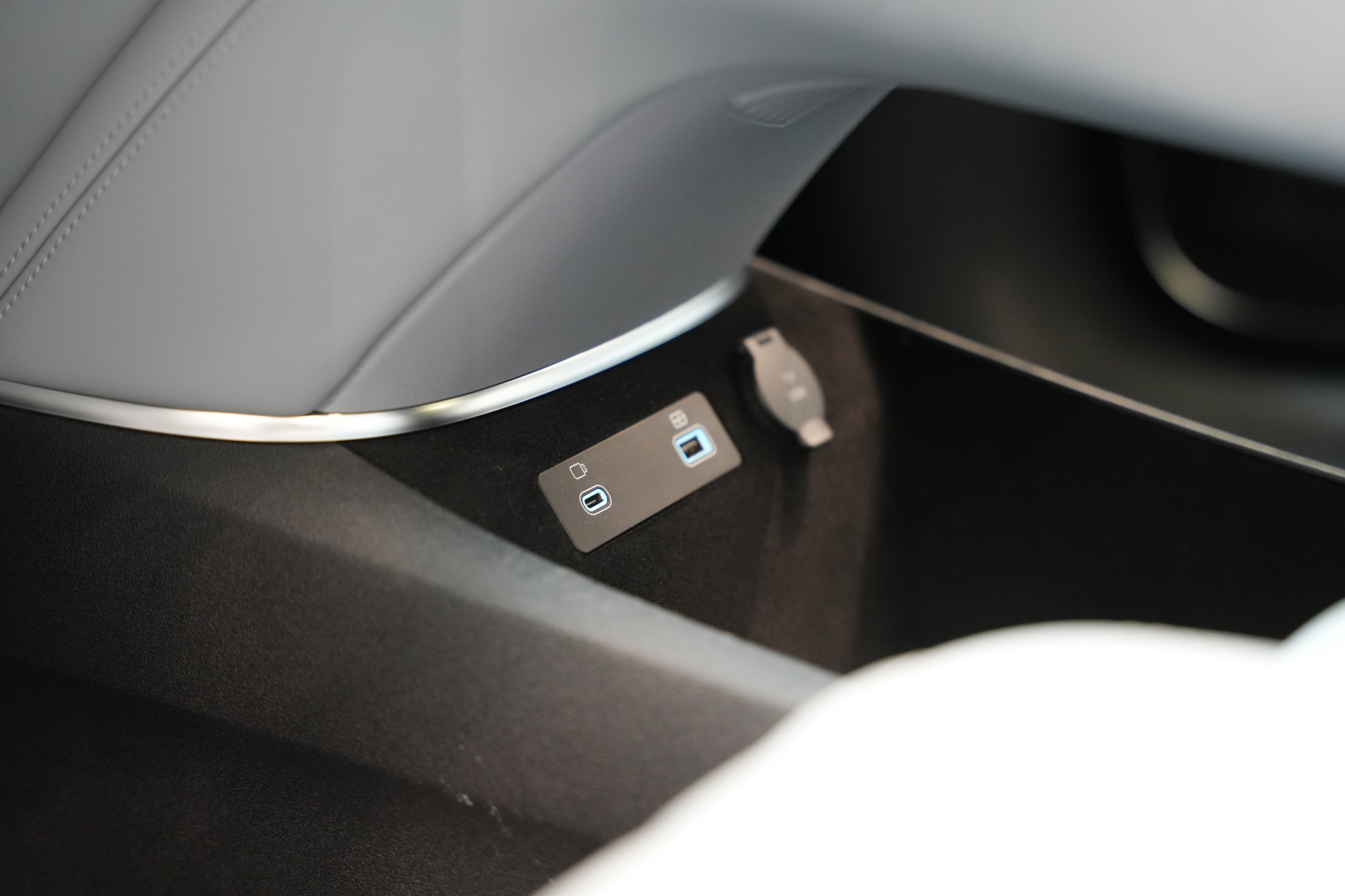 https://gcc-1307444343.cos.accelerate.myqcloud.com/cc/car-image/cfb2a82a