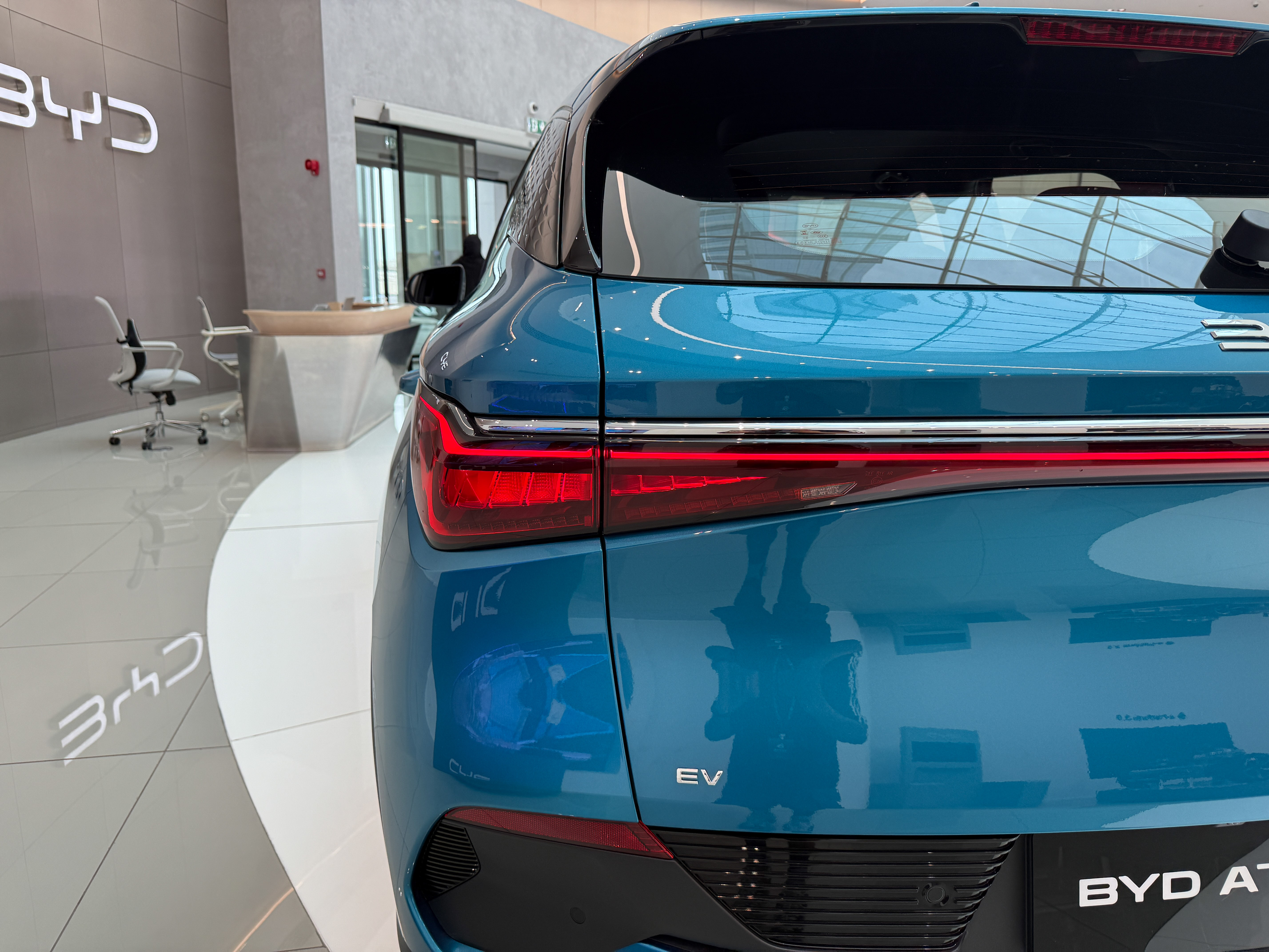 https://gcc-1307444343.cos.accelerate.myqcloud.com/cc/car-image/d1e17891