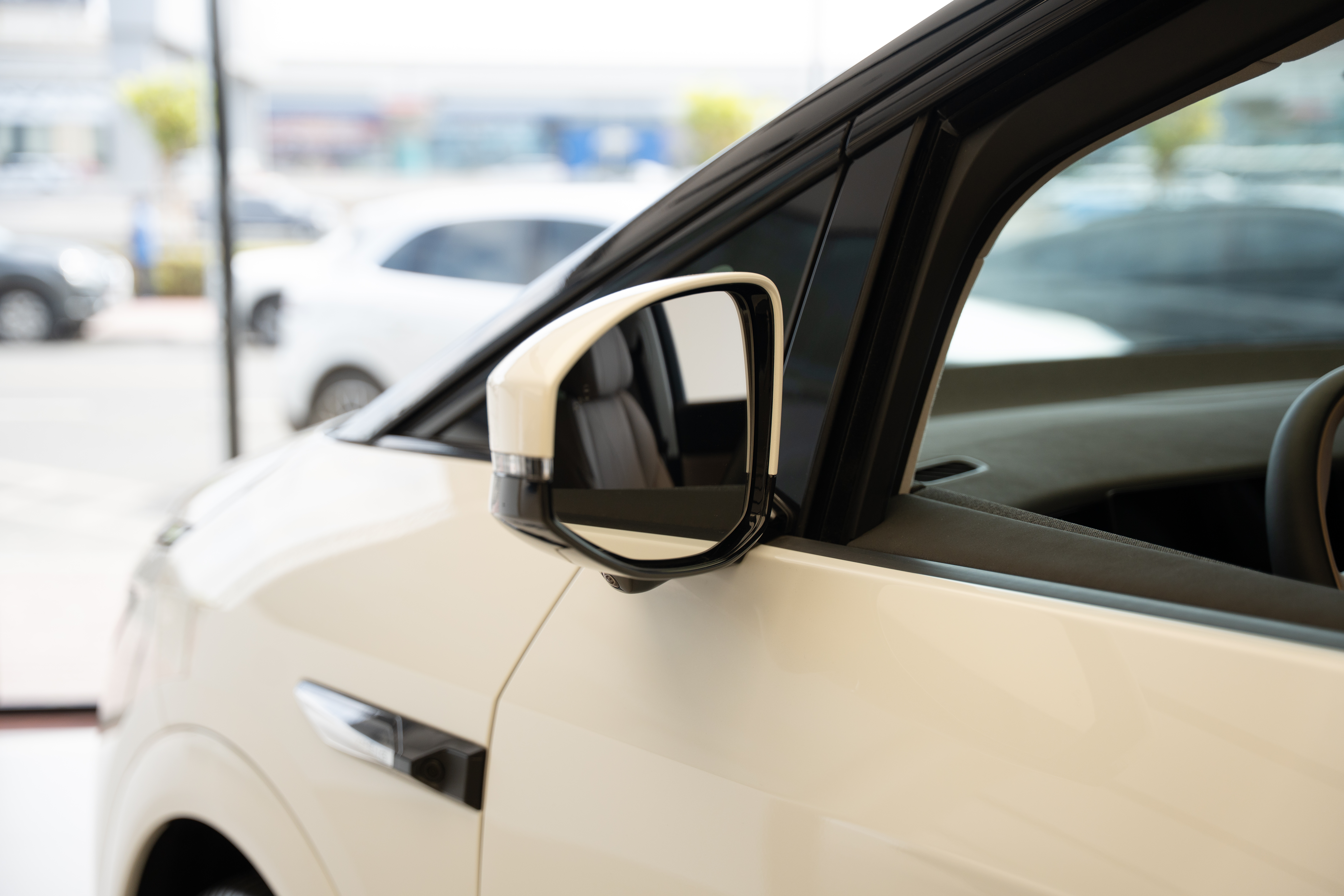 https://gcc-1307444343.cos.accelerate.myqcloud.com/cc/car-image/d7ce4600