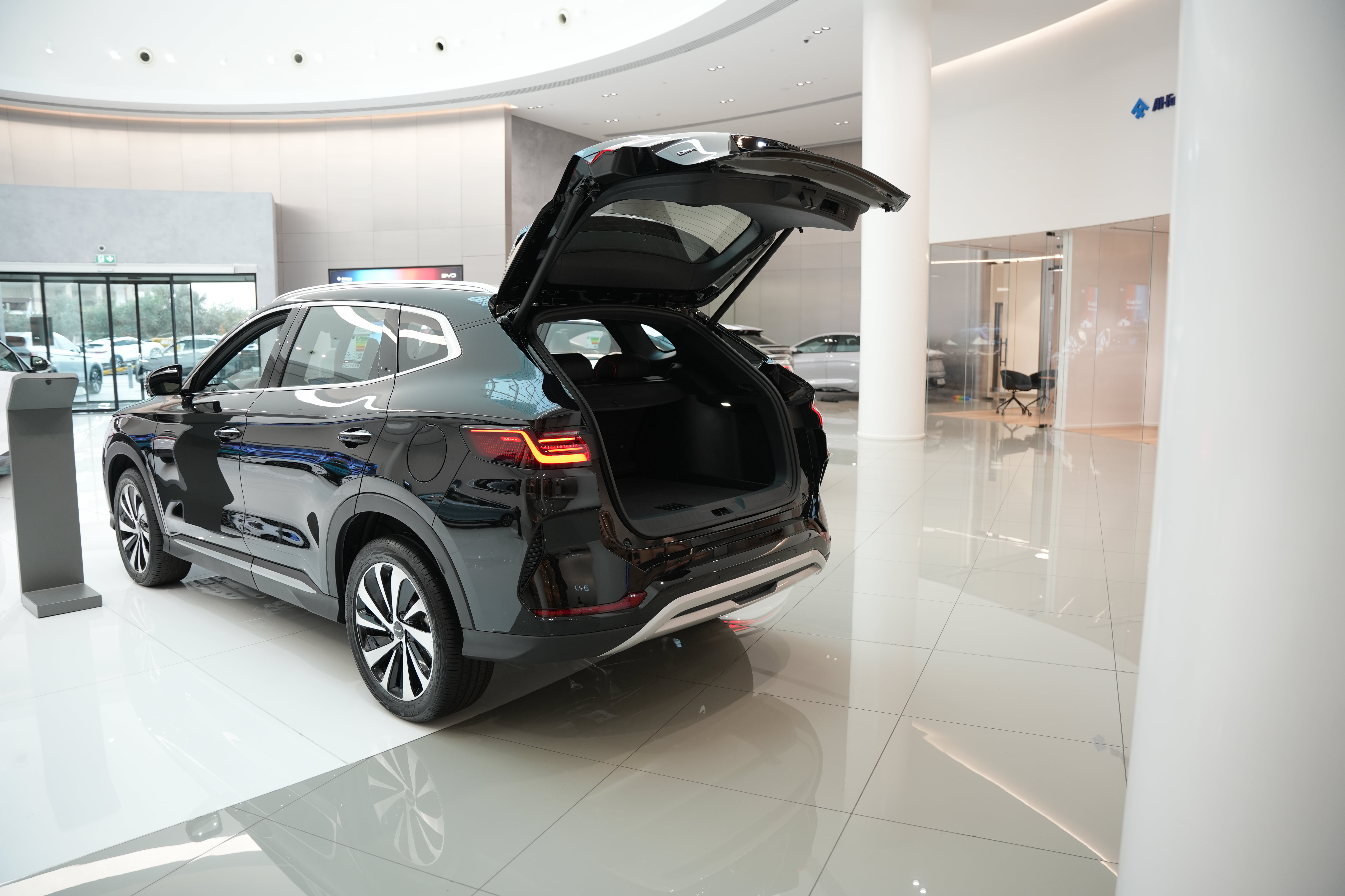 https://gcc-1307444343.cos.accelerate.myqcloud.com/cc/car-image/dd3f78bb