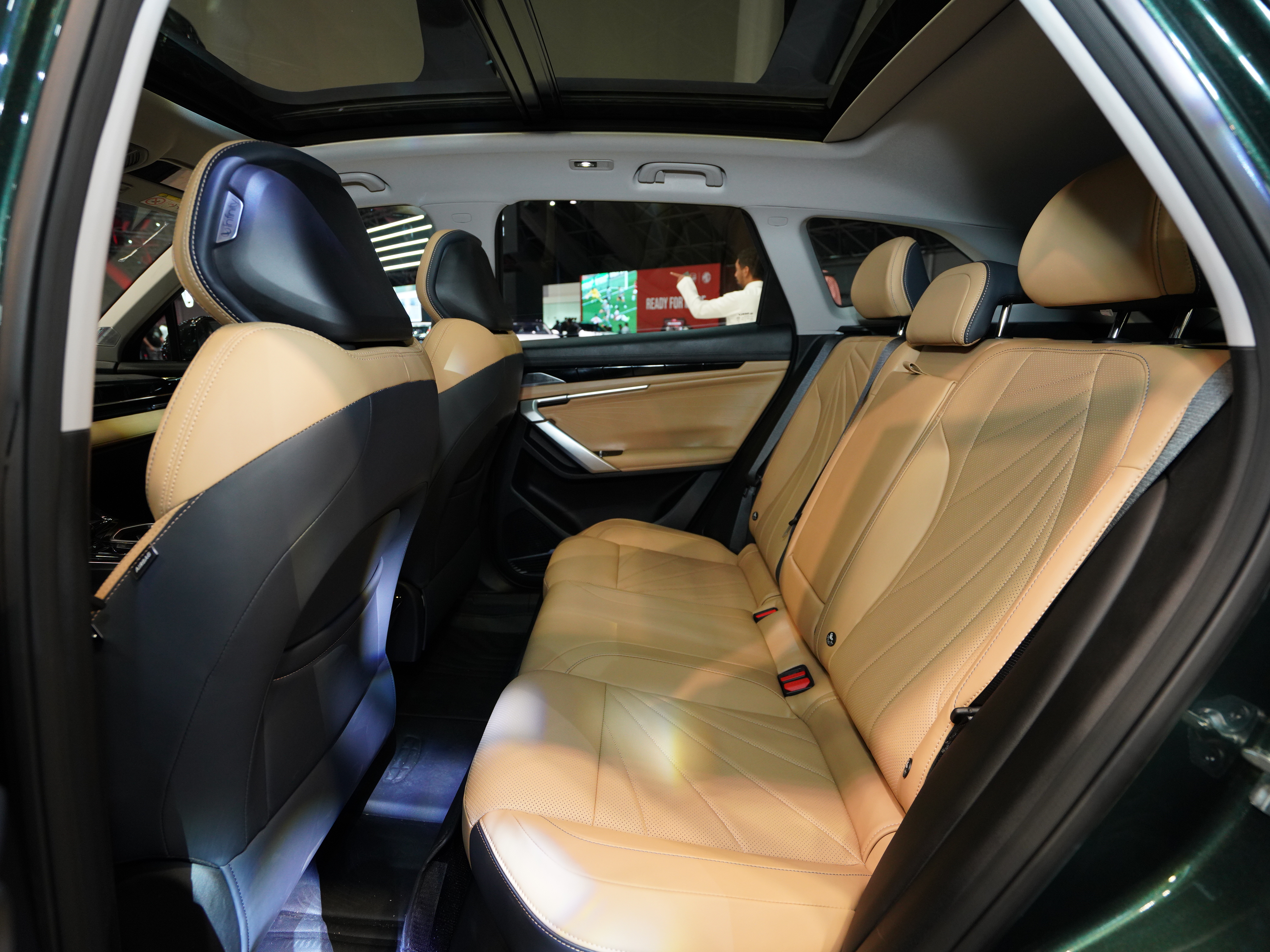 https://gcc-1307444343.cos.accelerate.myqcloud.com/cc/car-image/de60d7bf