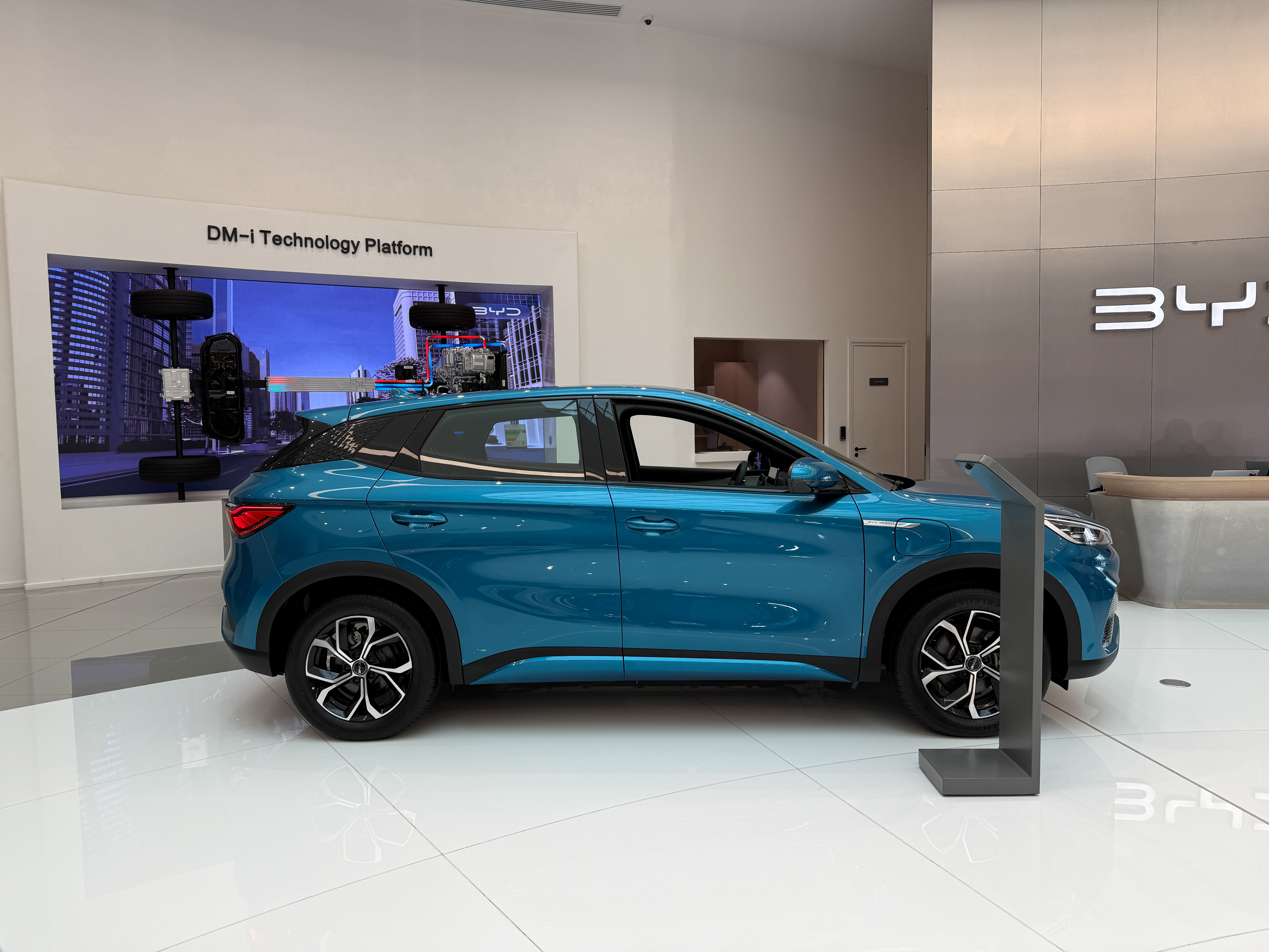 https://gcc-1307444343.cos.accelerate.myqcloud.com/cc/car-image/dfad9f2f